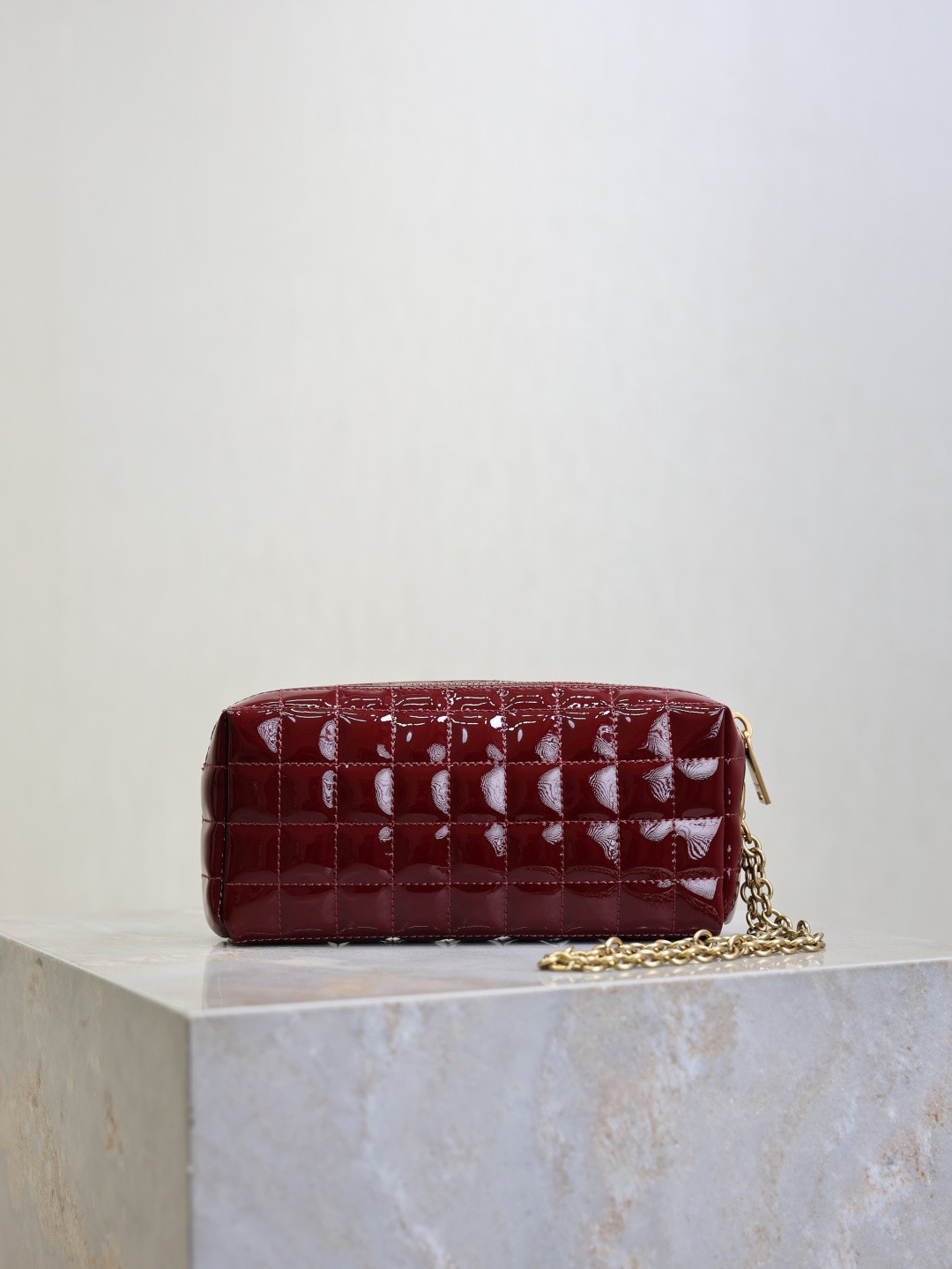 YSL CASSANDRE MATELASS CARR pouch on chain in shiny 18.5x8.5x4cm - Image 9