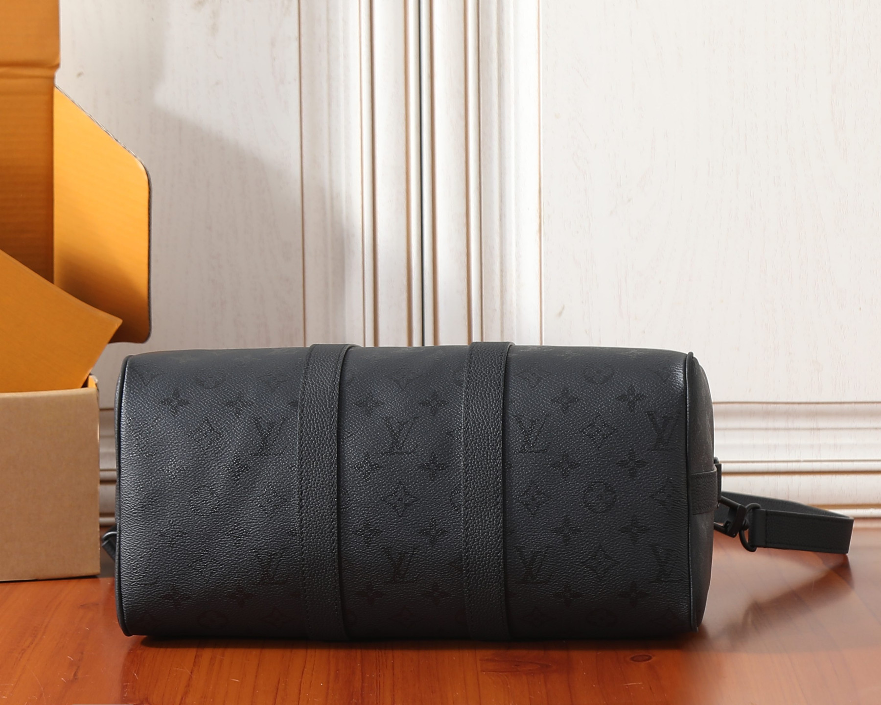 LV Keepall Bandoulière 35 M28370 34x21x16cm - Image 5