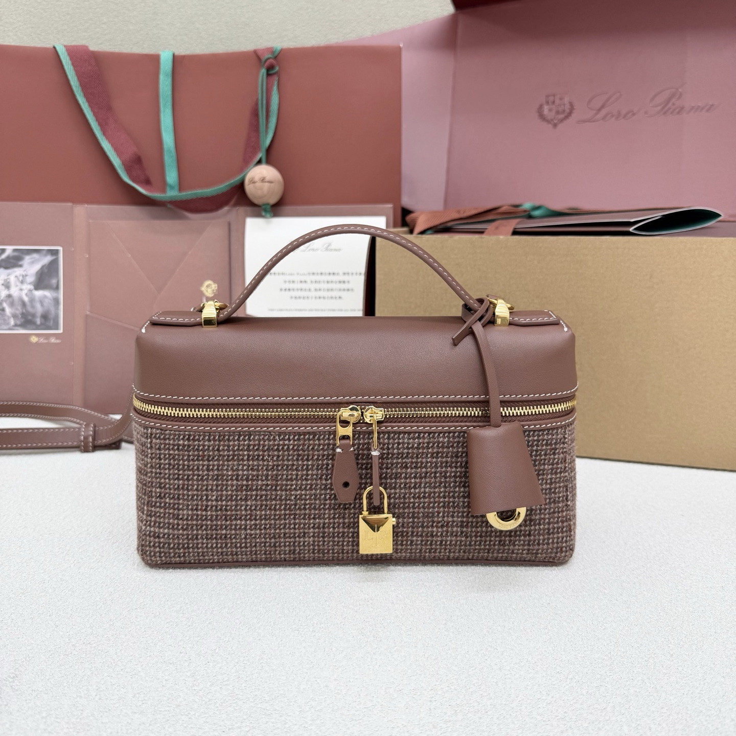 Loro Piana Extra Bag L23 23x12x7cm