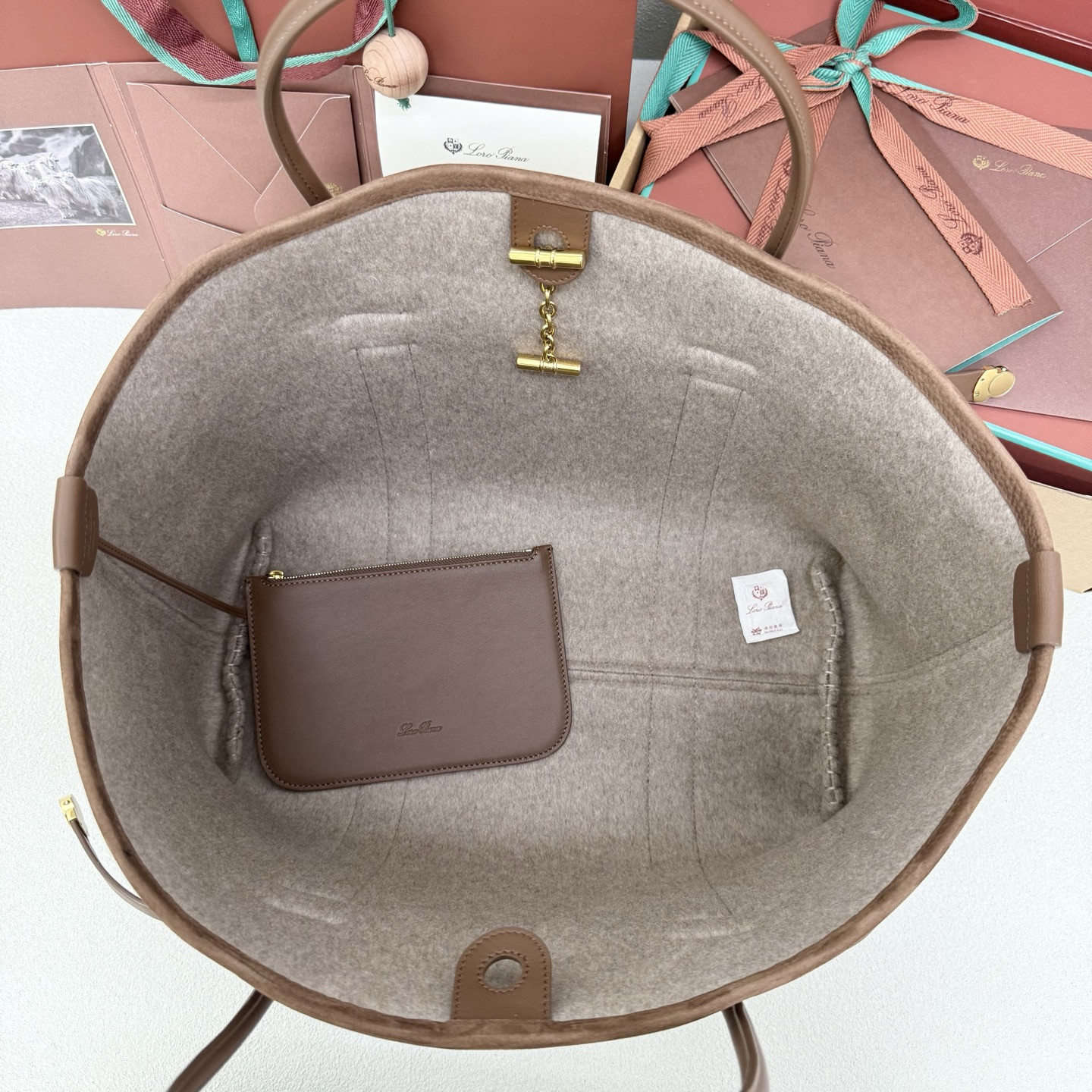 Loro Piana Large Ghiera Shopper 40x26x18cm - Image 10