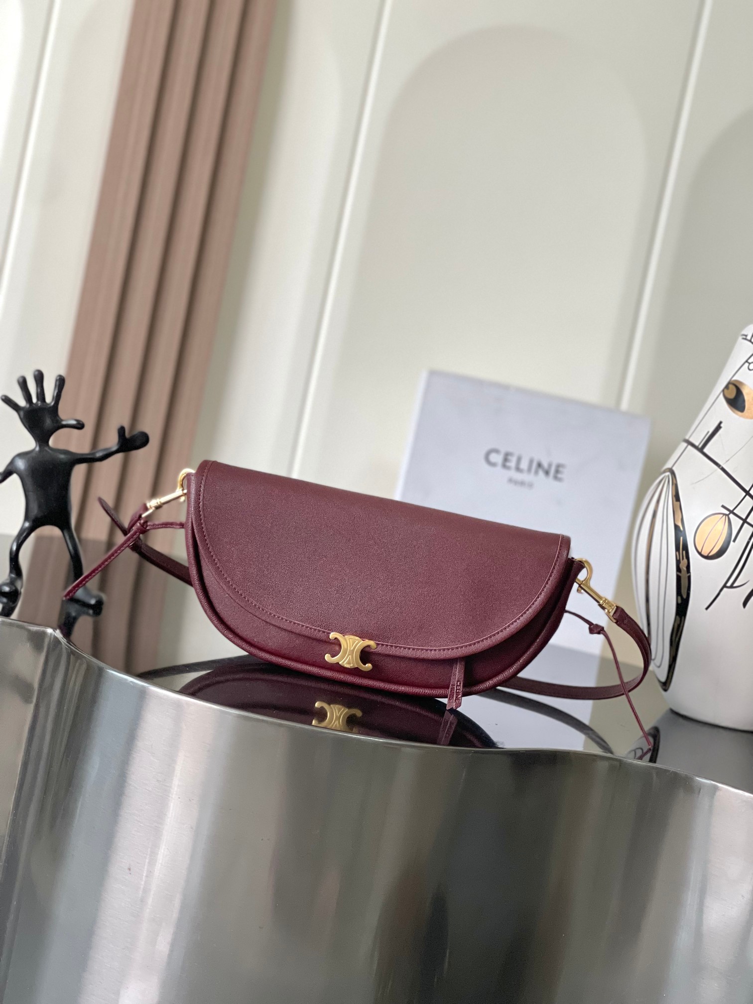 CELINE LITTLE HALFMOON SOFT TRIOMPHE IN SUPPLE SHINY LAMBSKIN L10373778.28PO (25*13*5cm) - Image 2