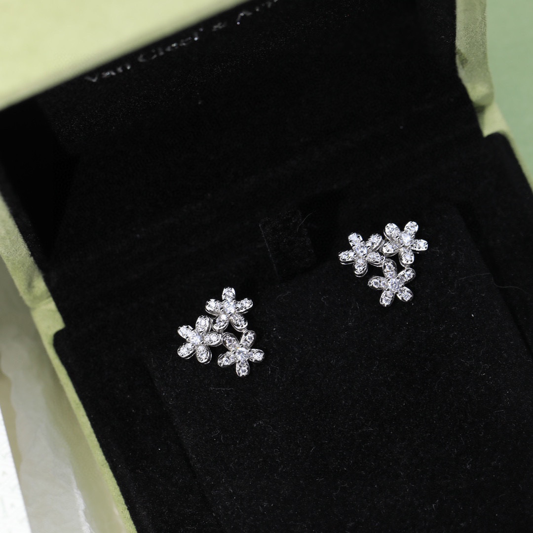 Van Cleef & Arpels Jewelry Earring Flower Stud Lucky - SUPER-MIRROR