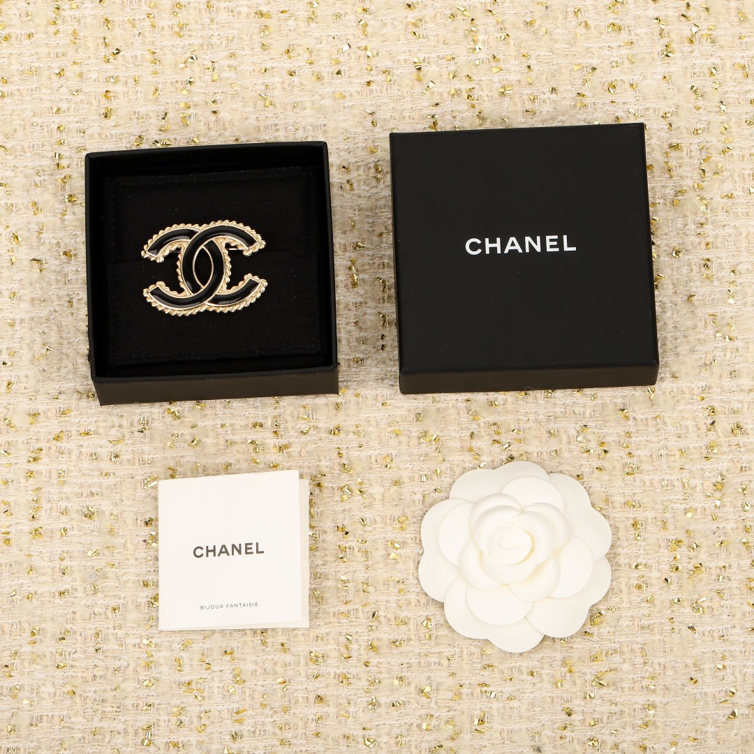 Chanel Classic Dripping Double C Brooches