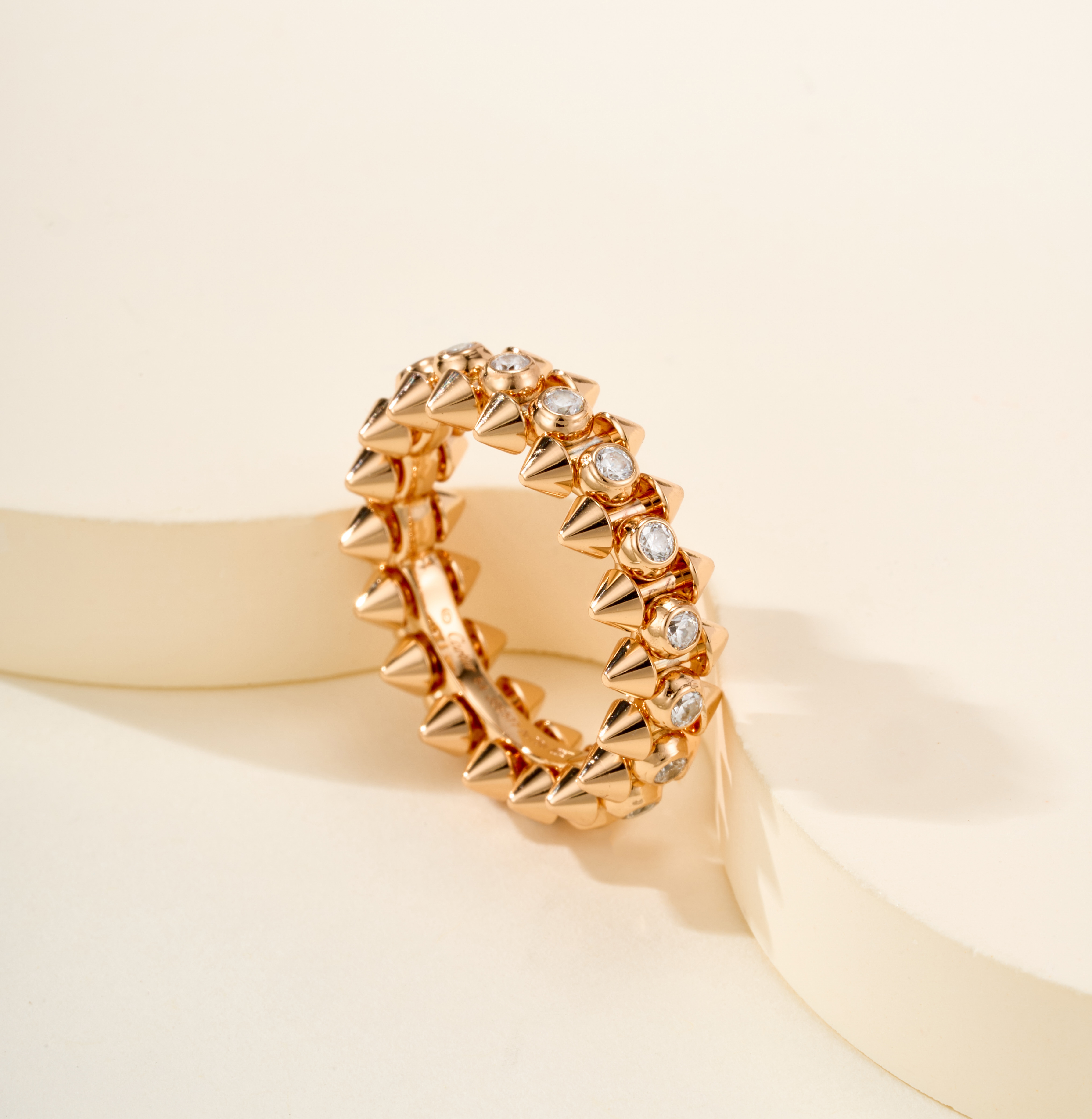 Cartier Clash Studded Ring in V-Gold - SUPER-MIRROR
