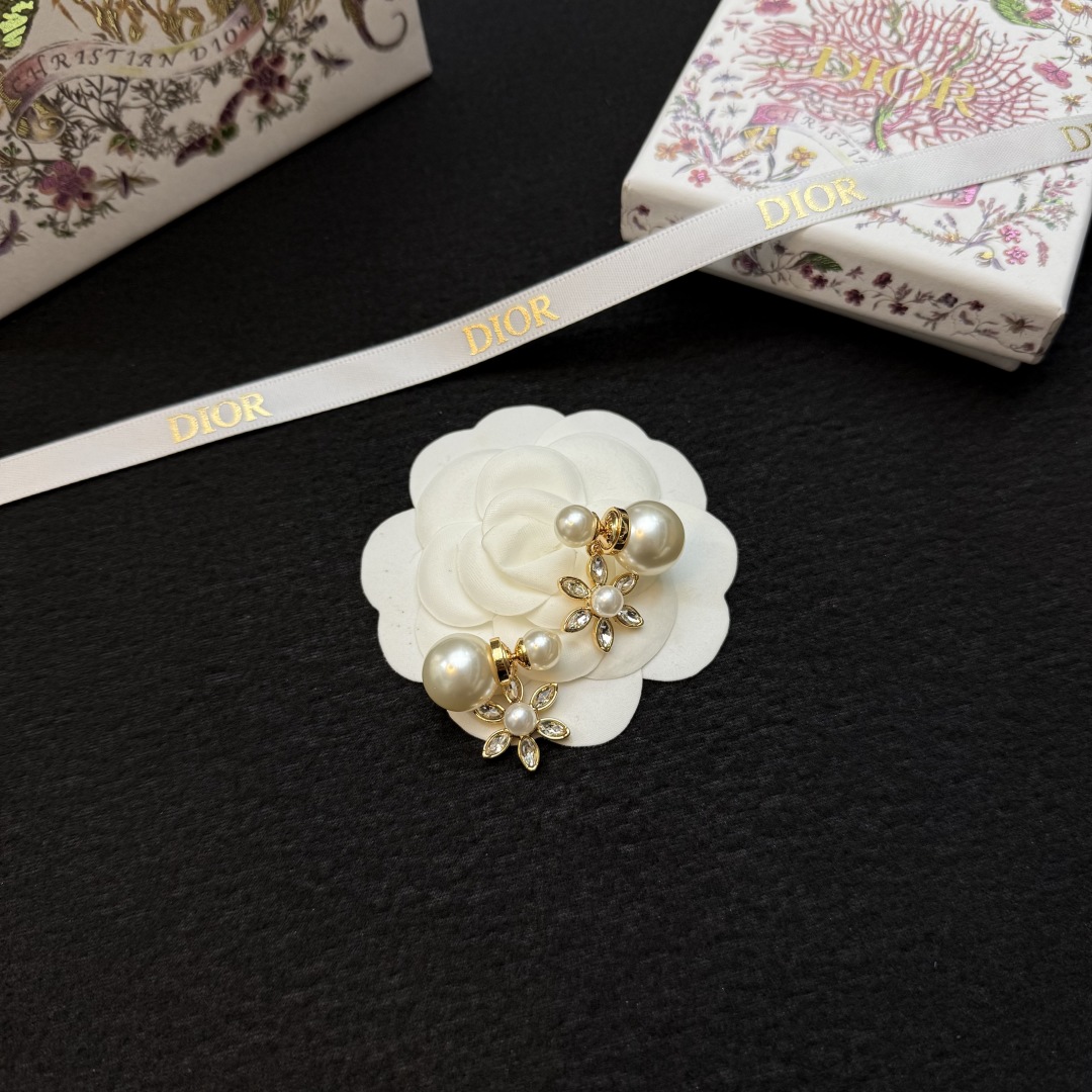 Dior Jewelry Earring Classic CDIogo with Brilliant Sunflower PearlXY85 - PONI - Image 7