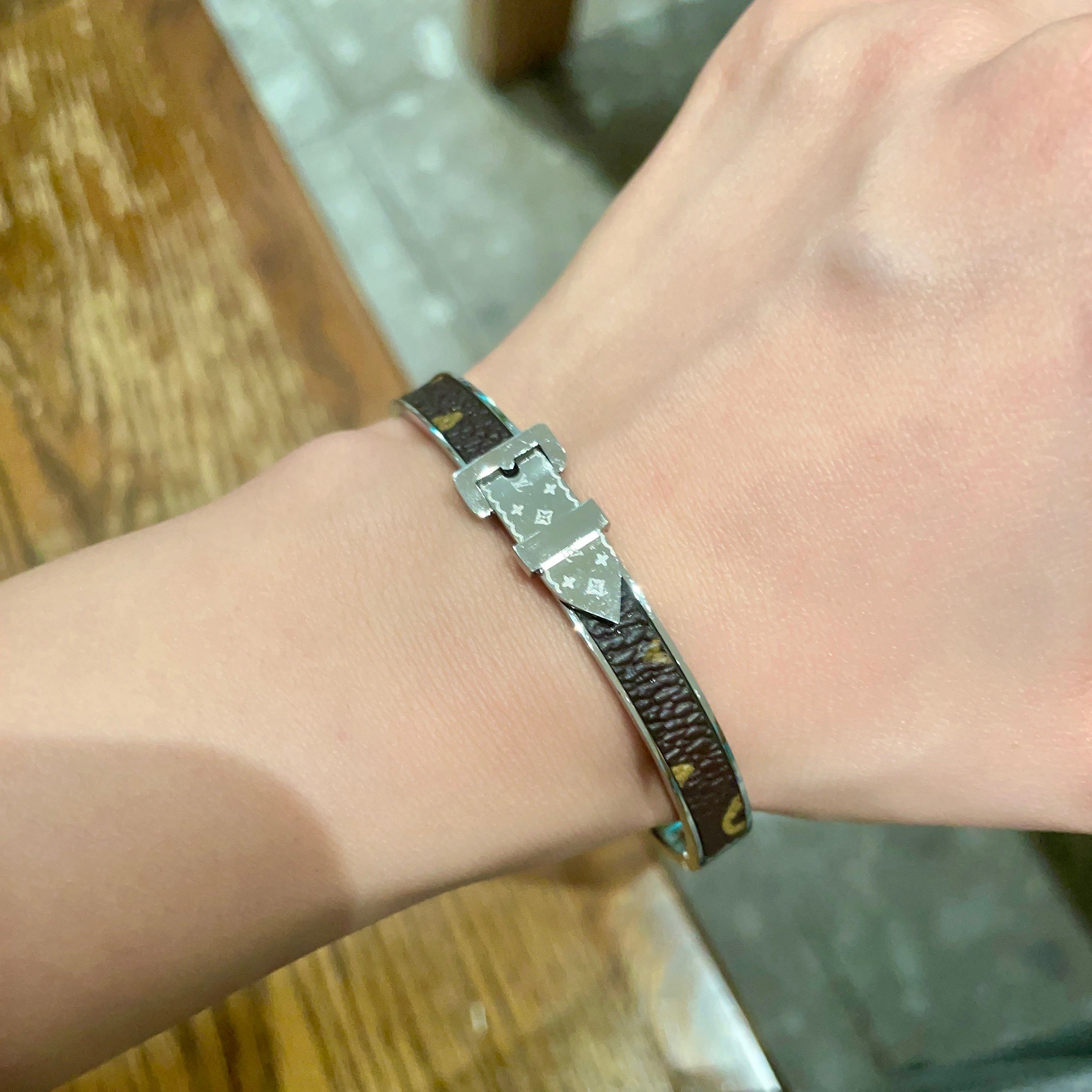 Louis Vuitton Jewelry Bangle Belt buckle bracelet - SUPER-MIRROR