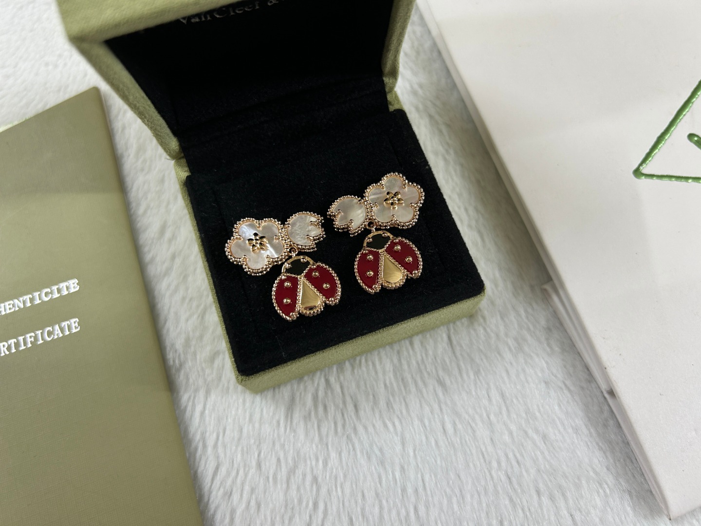 Van Cleef & Arpels Jewelry Earring Three-flowered ladybug earrings - SUPER-MIRROR