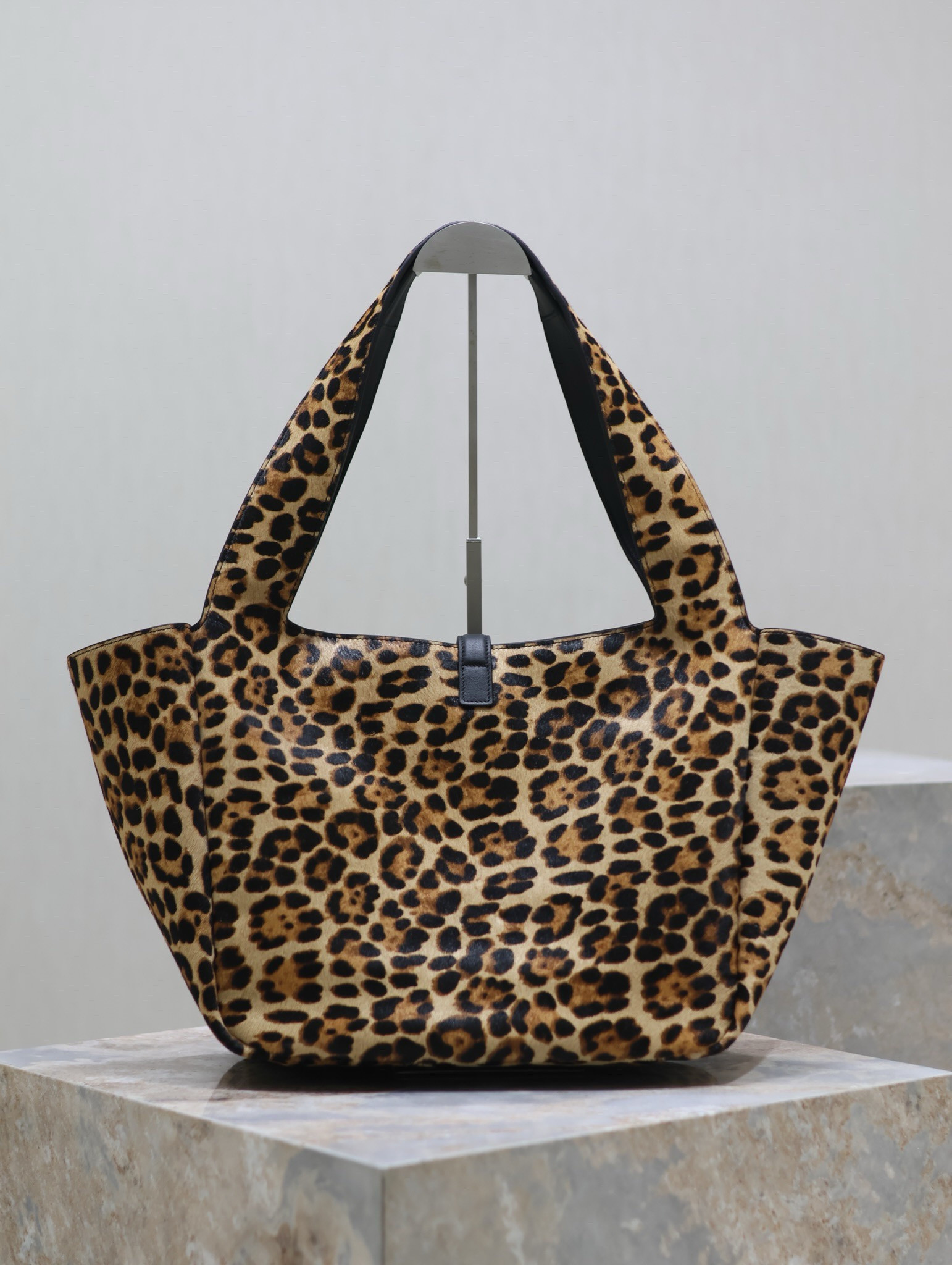 YSL LE 5 À 7 BEA 50*28*18cm - Image 4