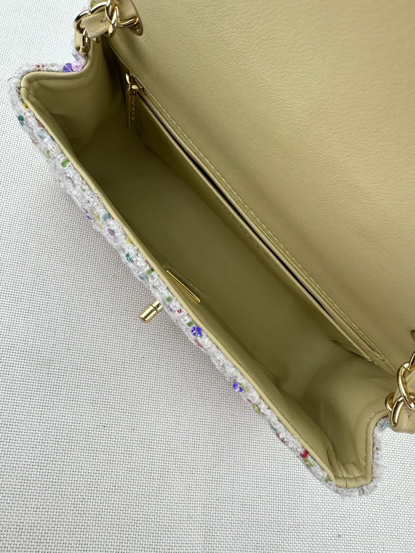 CHANEL MINI CLASSIC 11.12 HANDBAG 20 12 * 20 * 6 cm #6 - Image 8