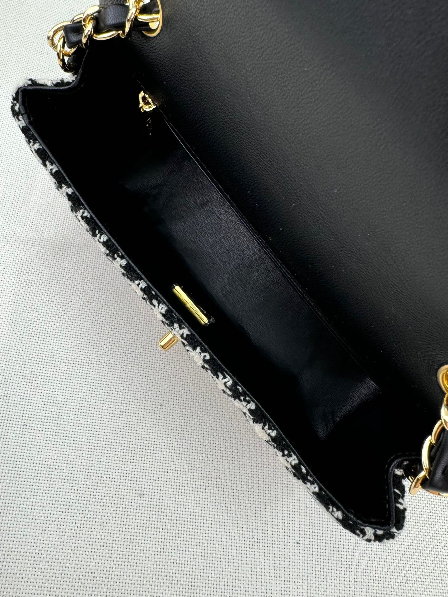 CHANEL MINI CLASSIC 11.12 HANDBAG 20 12 * 20 * 6 cm #3 - Image 8