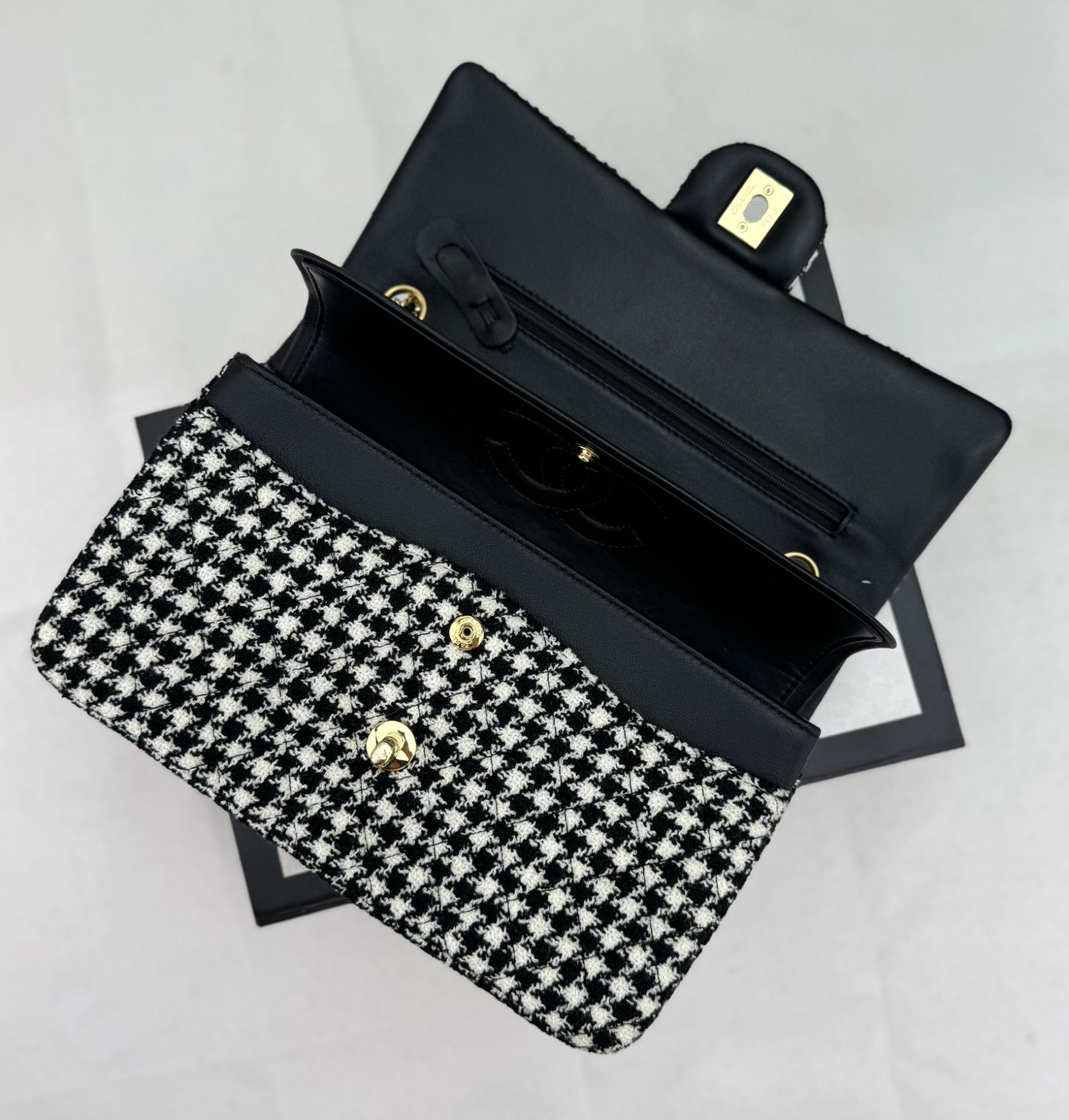 CHANEL MINI CLASSIC 11.12 HANDBAG 25 15.5 * 25.5 * 6.5 cm #1 - Image 7