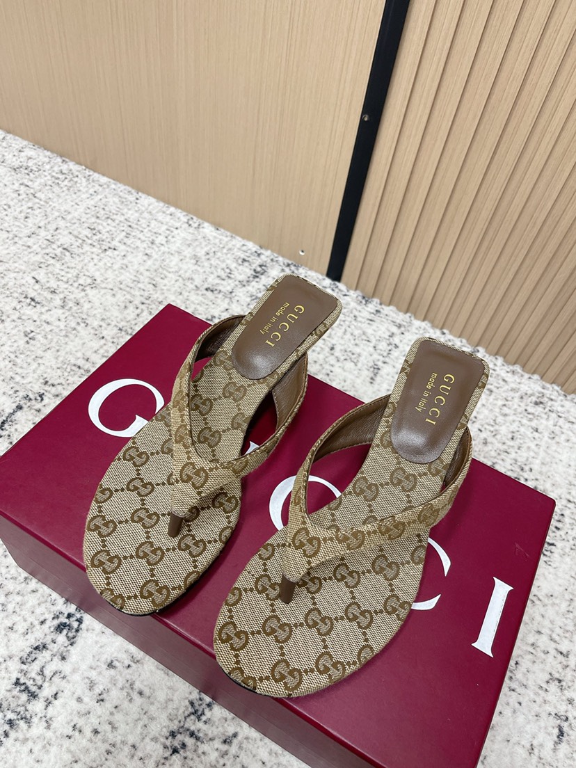 GUCCI GG Thong Flip Flops - Image 2