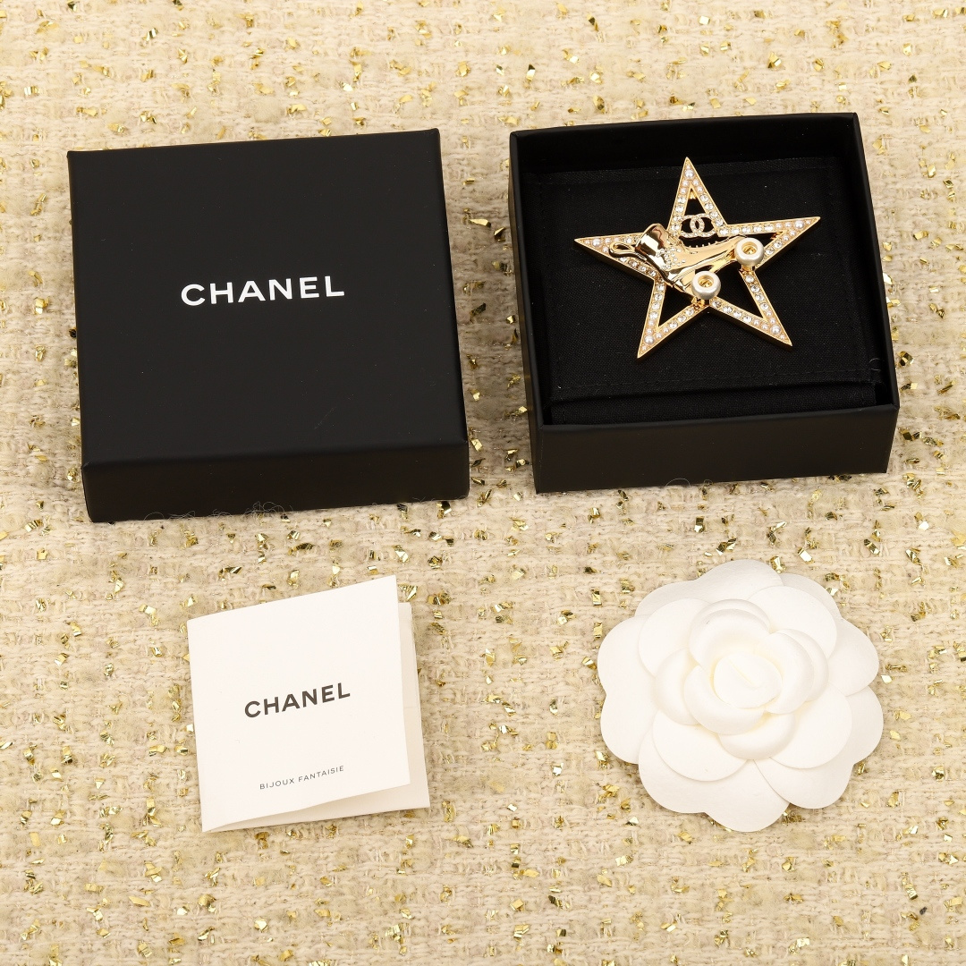 Chanel Ice Skate Five-Pointed Star Brooches
