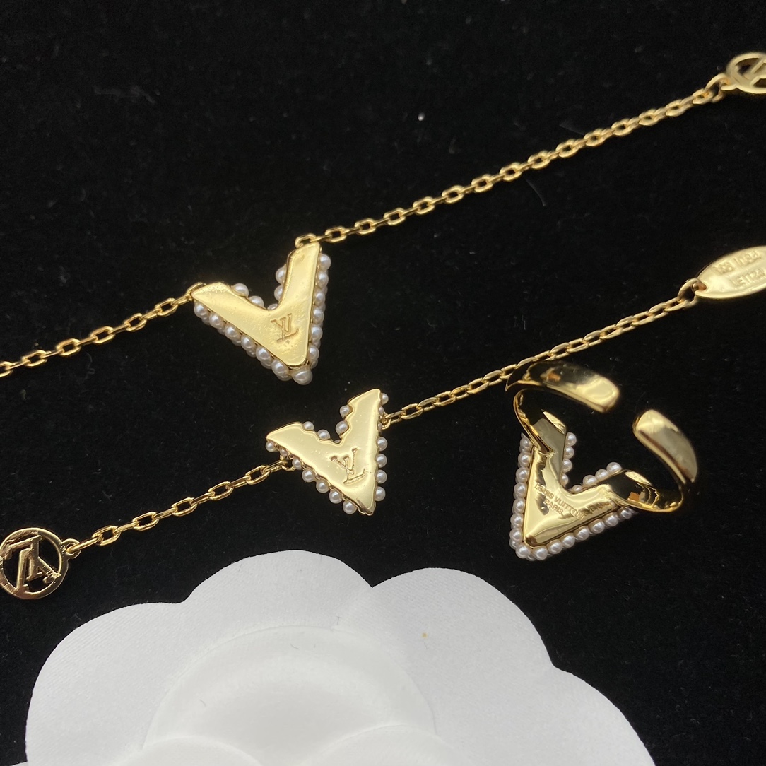 Louis Vuitton Jewelry Bracelets letter V Pearl temperament retro - PONI - Image 3