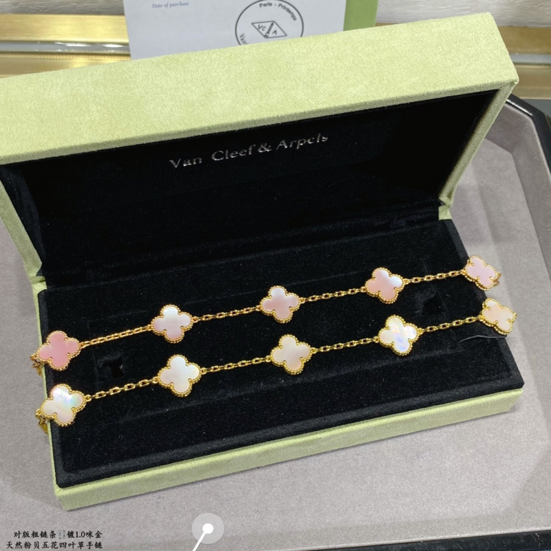 Van Cleef&Arpels Jewelry Bracelets Accessories - Image 6