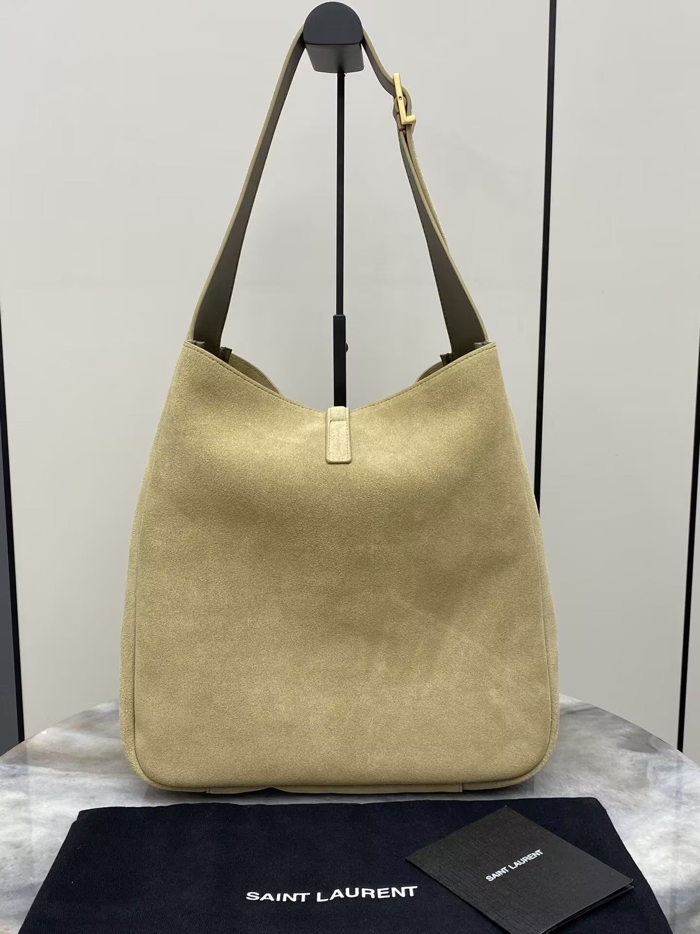 YSL LE 5 À 7 SUPPLE LARGE IN SUEDE 30 X 31 X 13 CM #1 - Image 3