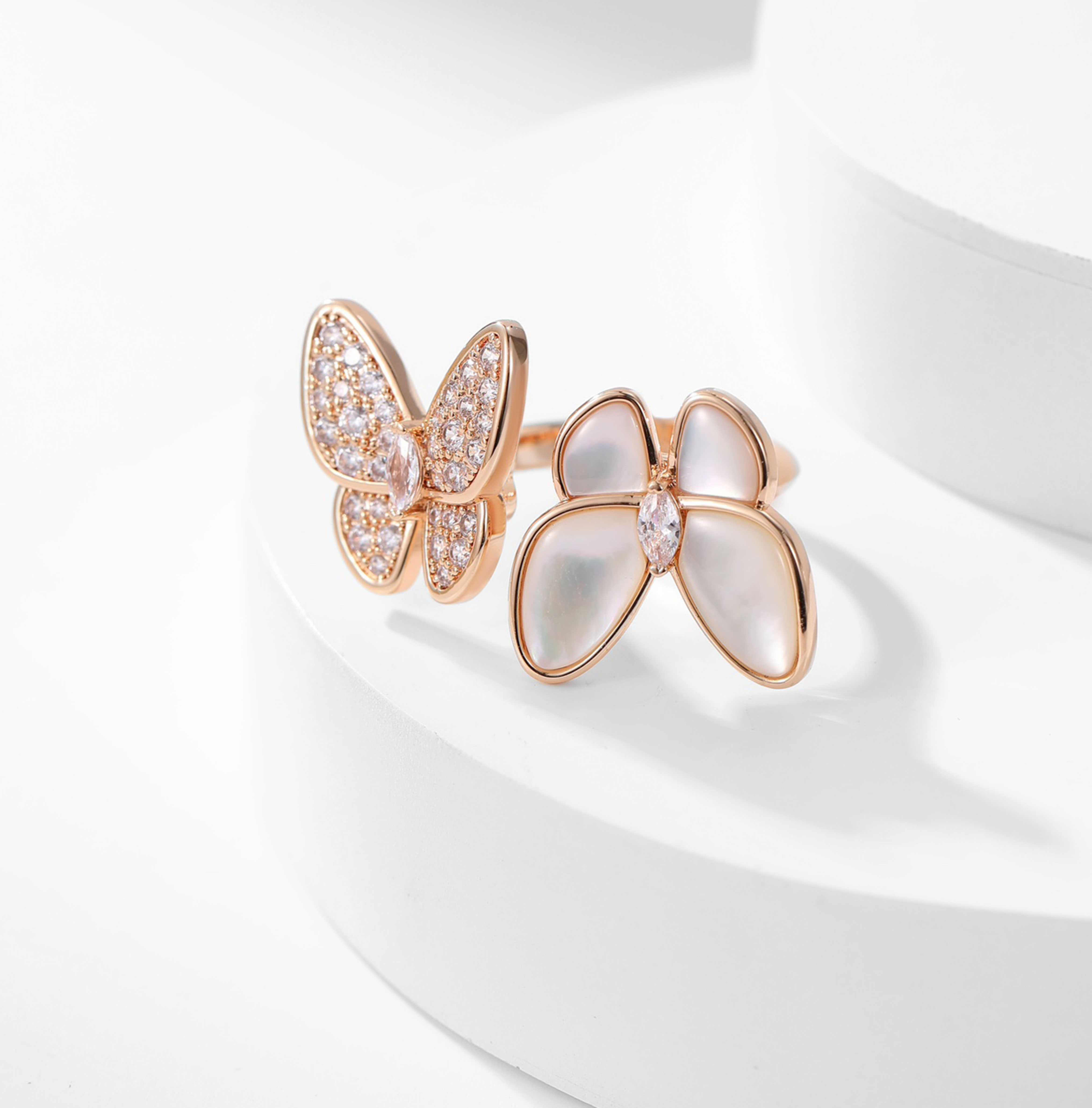 Van Cleef & Arpels Double Butterfly White Mother-of-Pearl Ring - SUPER-MIRROR