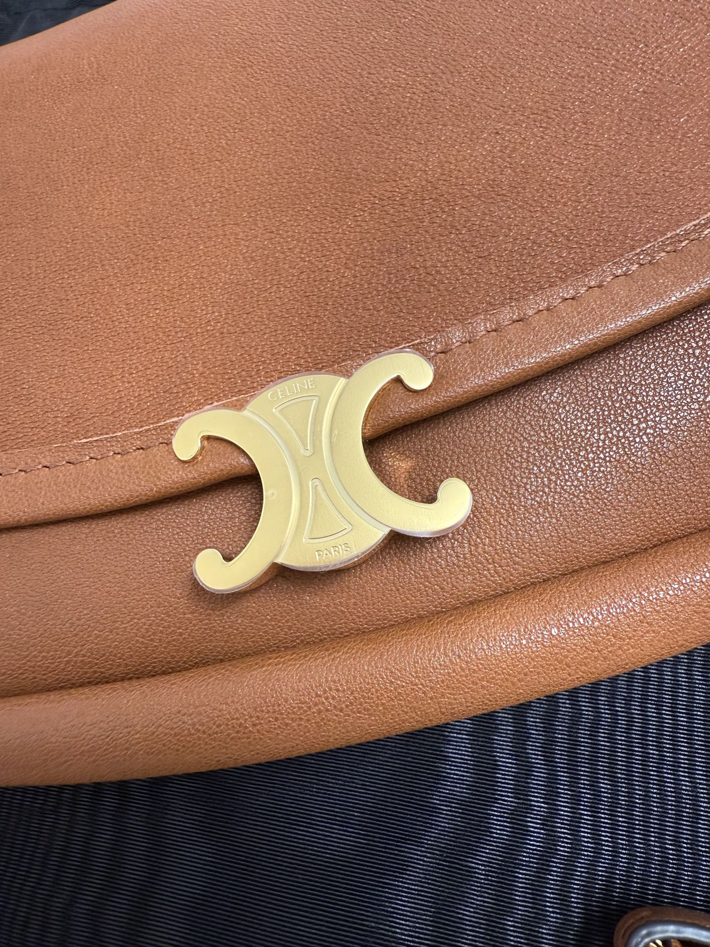 CELINE LITTLE HALFMOON SOFT TRIOMPHE IN SUPPLE SHINY LAMBSKIN L10373778.GFY5 (25*13*5cm) - Image 5