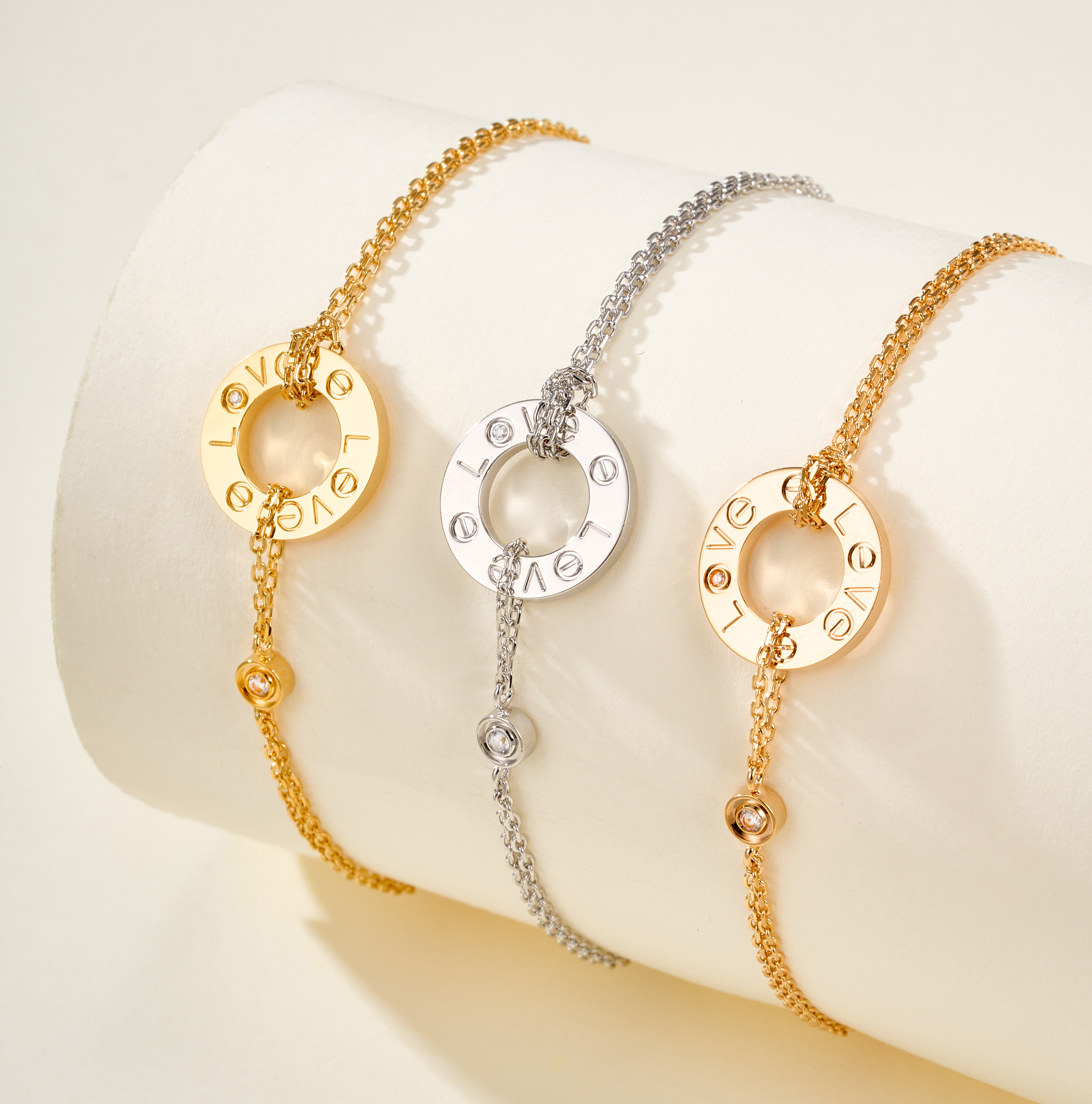 Cartier Love Diamond Bracelets  V Gold Material - SUPER-MIRROR