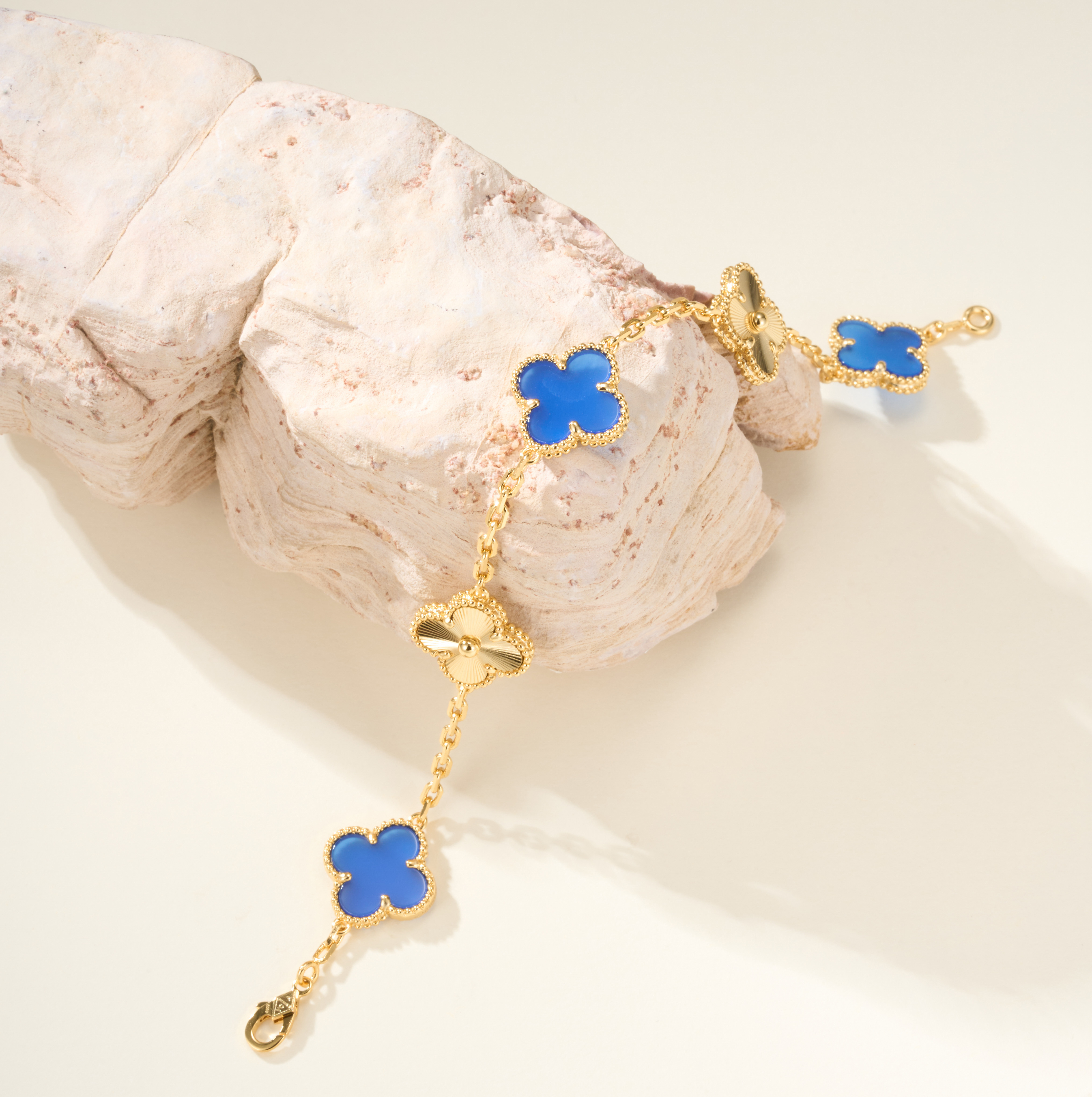 Van Cleef & Arpels Vintage Alhambra Bracelet with 5 Four-Leaf Clover Motifs - SUPER-MIRROR