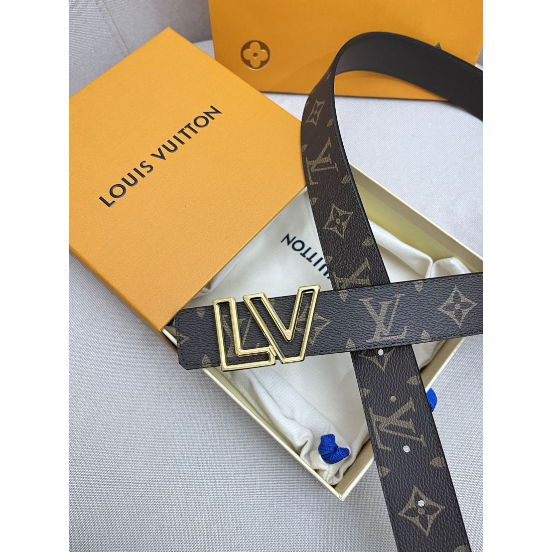LV Cowhide Men's Belt 40MM - Ultra-Collection - Image 6