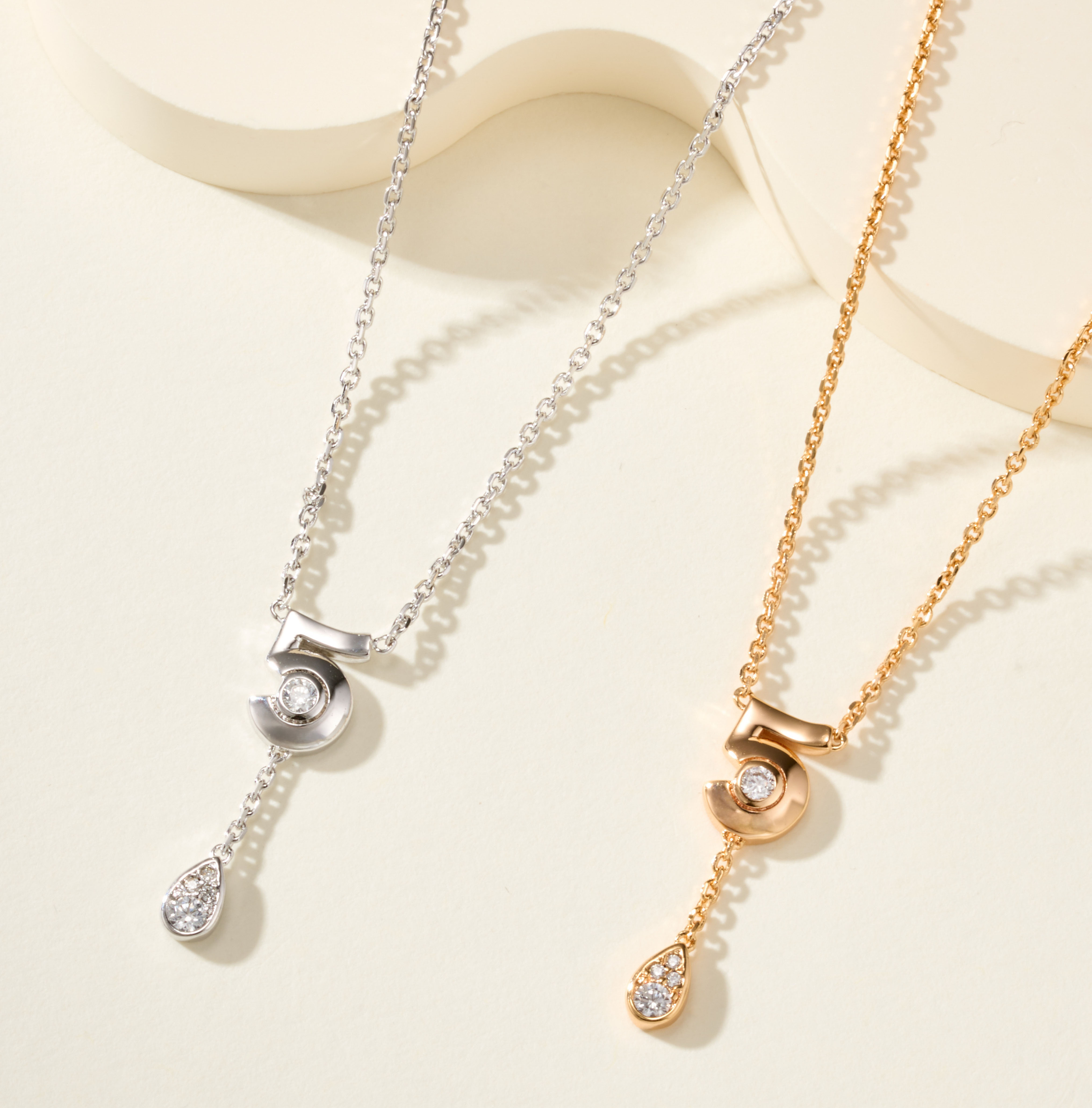 Chanel N&deg;5 Fine Jewellery Collection Pendant Necklace