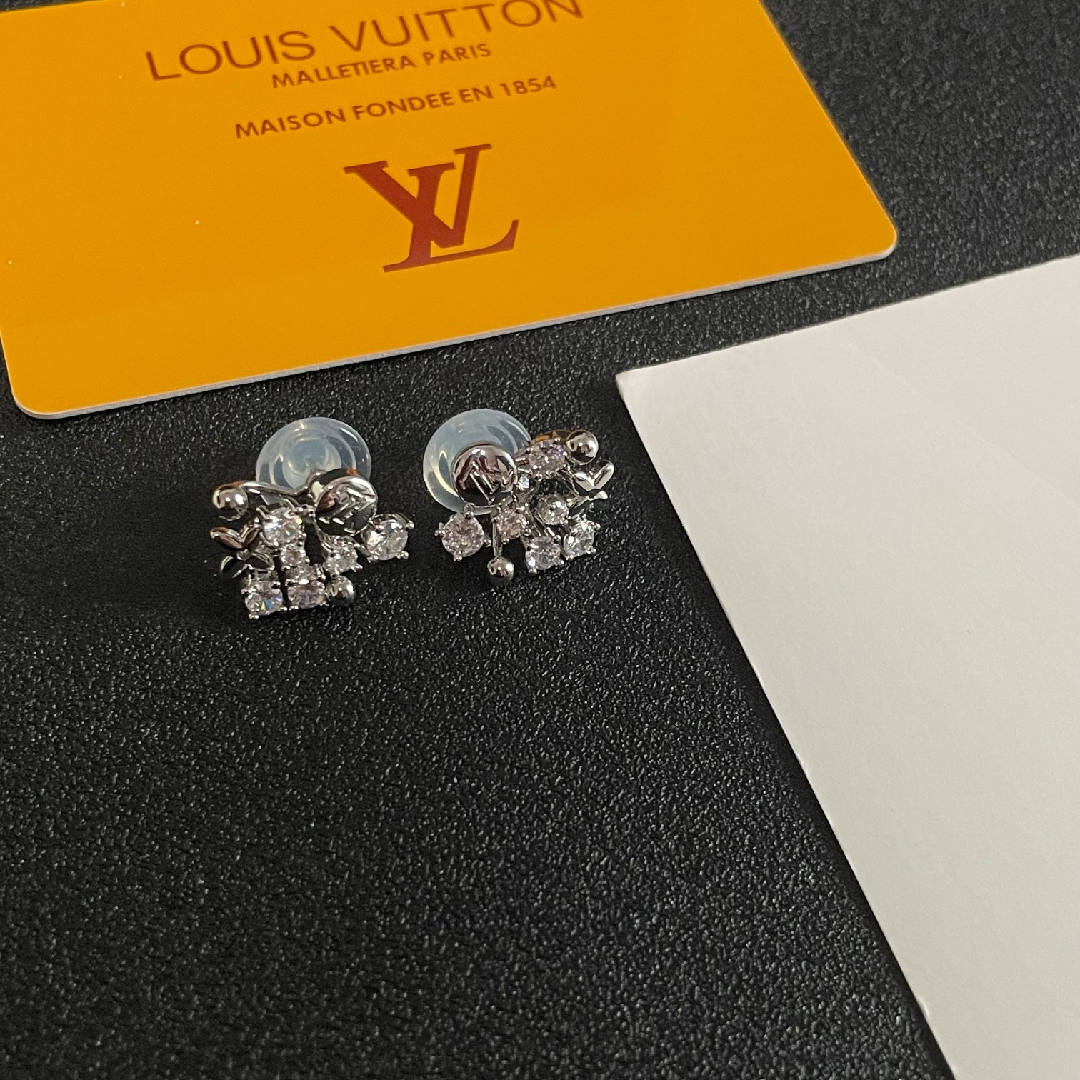 Louis Vuitton Jewelry Earring Snowflake Design - SUPER-MIRROR