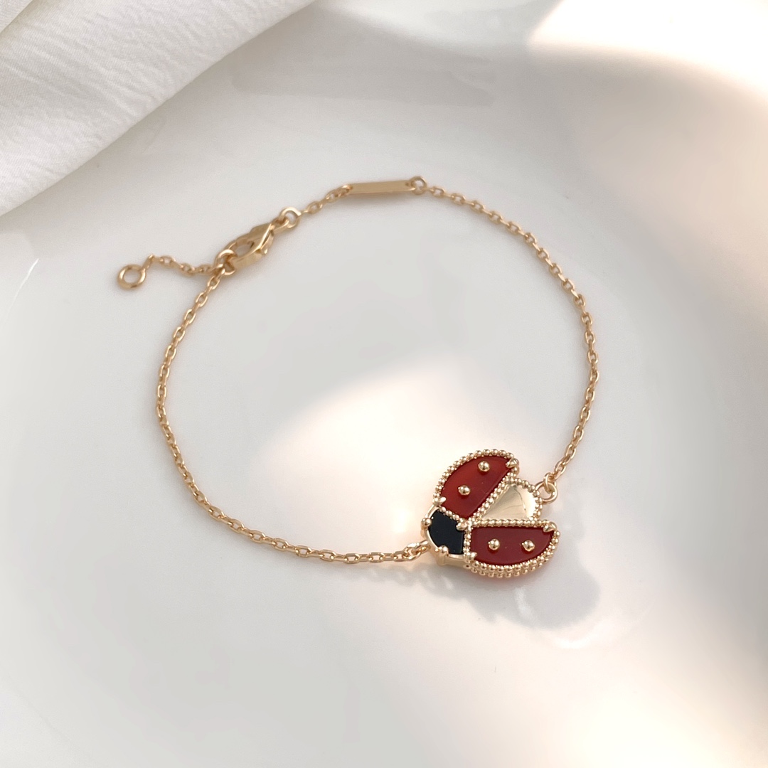 Van Cleef & Arpels Ladybug Lucky Spring Bracelet. - SUPER-MIRROR