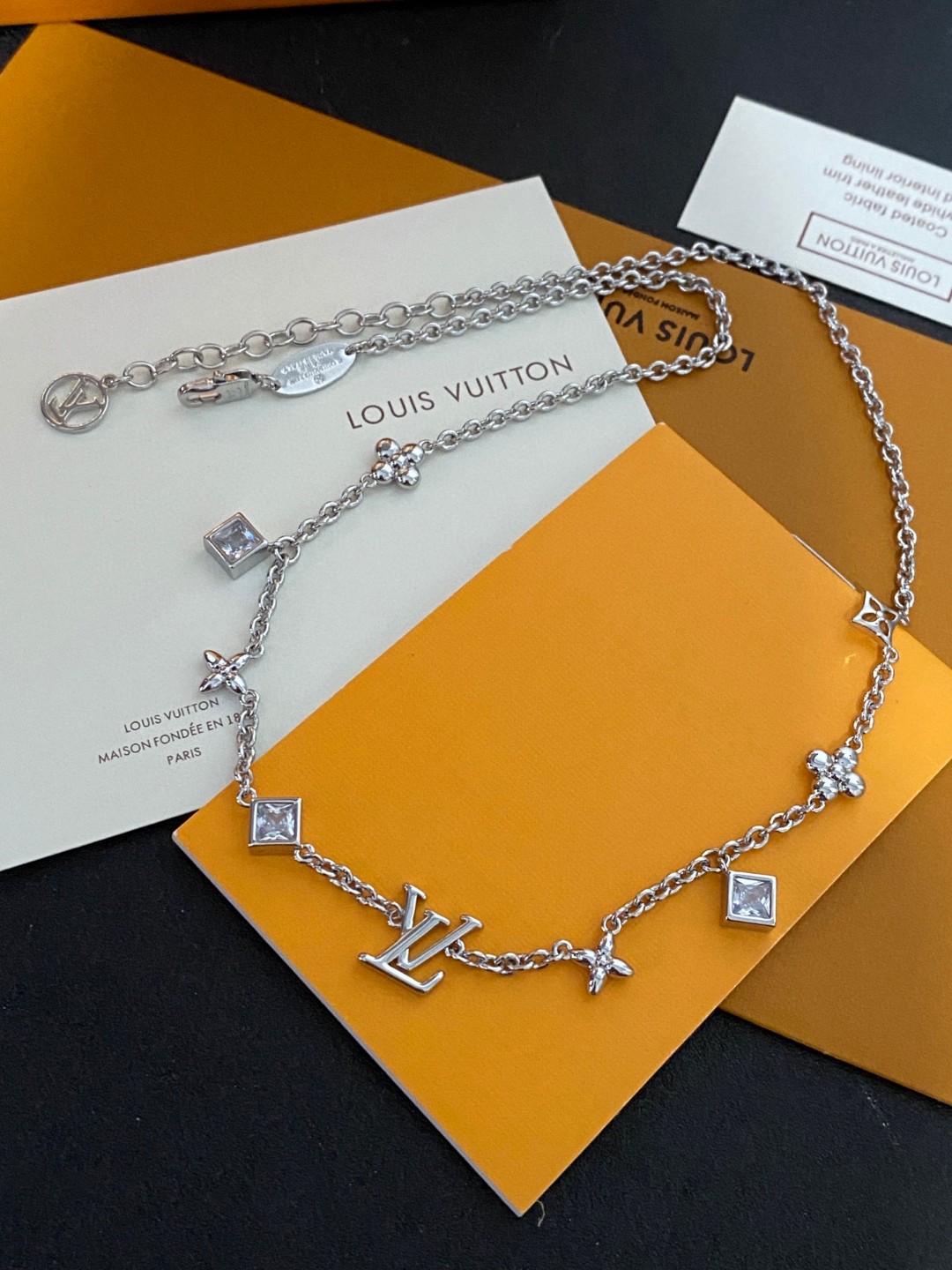 Louis Vuitton Jewelry Necklace Classic pattern design double flower - SUPER-MIRROR