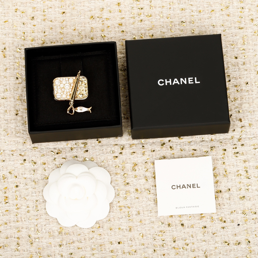 Chanel Pearl Square Fish Brooches