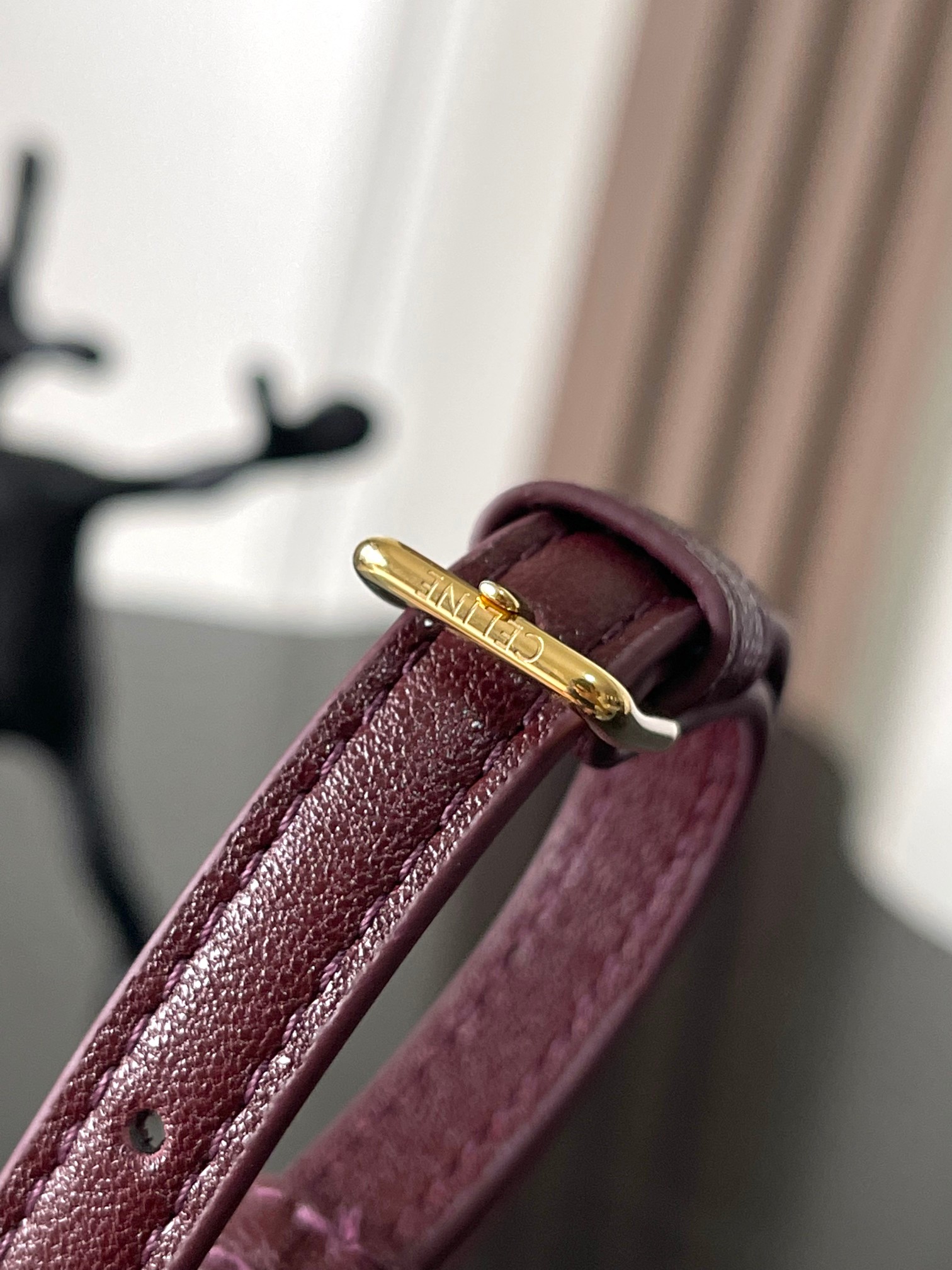 CELINE LITTLE HALFMOON SOFT TRIOMPHE IN SUPPLE SHINY LAMBSKIN L10373778.28PO (25*13*5cm) - Image 7