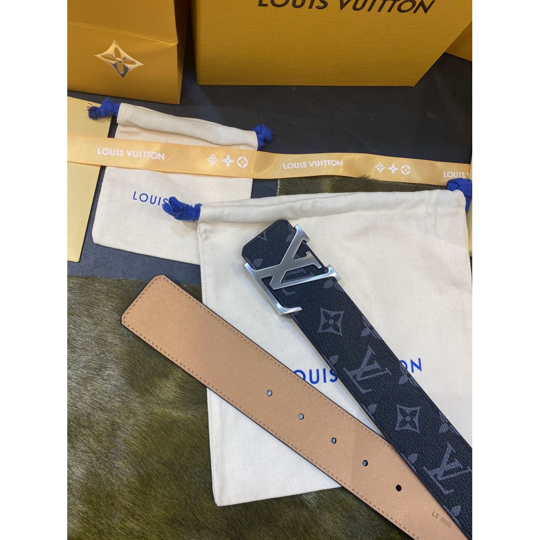 LV Classic Sand Bottom Louis Men's Belt 40 MM - Ultra-Collection - Image 2