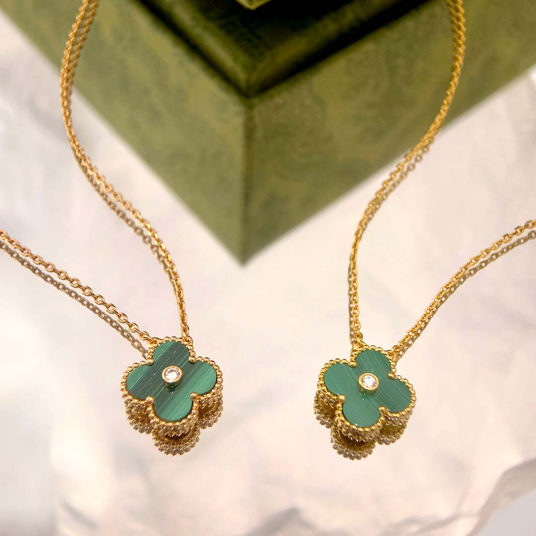 Van Cleef & Arpels Vintage Alhambra Classic Malachite Diamond Necklace - SUPER-MIRROR