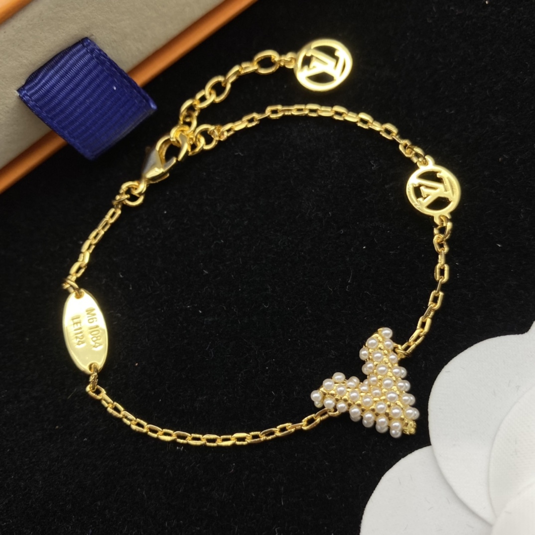 Louis Vuitton Jewelry Bracelets letter V Pearl temperament retro - SUPER-MIRROR
