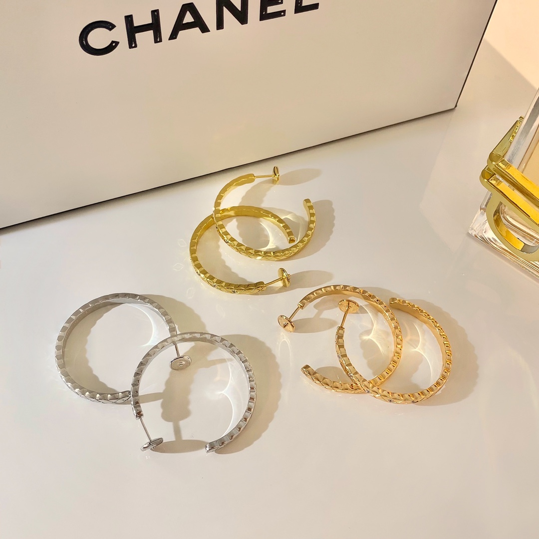 Chanel Coco Crush Hoop Earrings with Pavé Diamonds