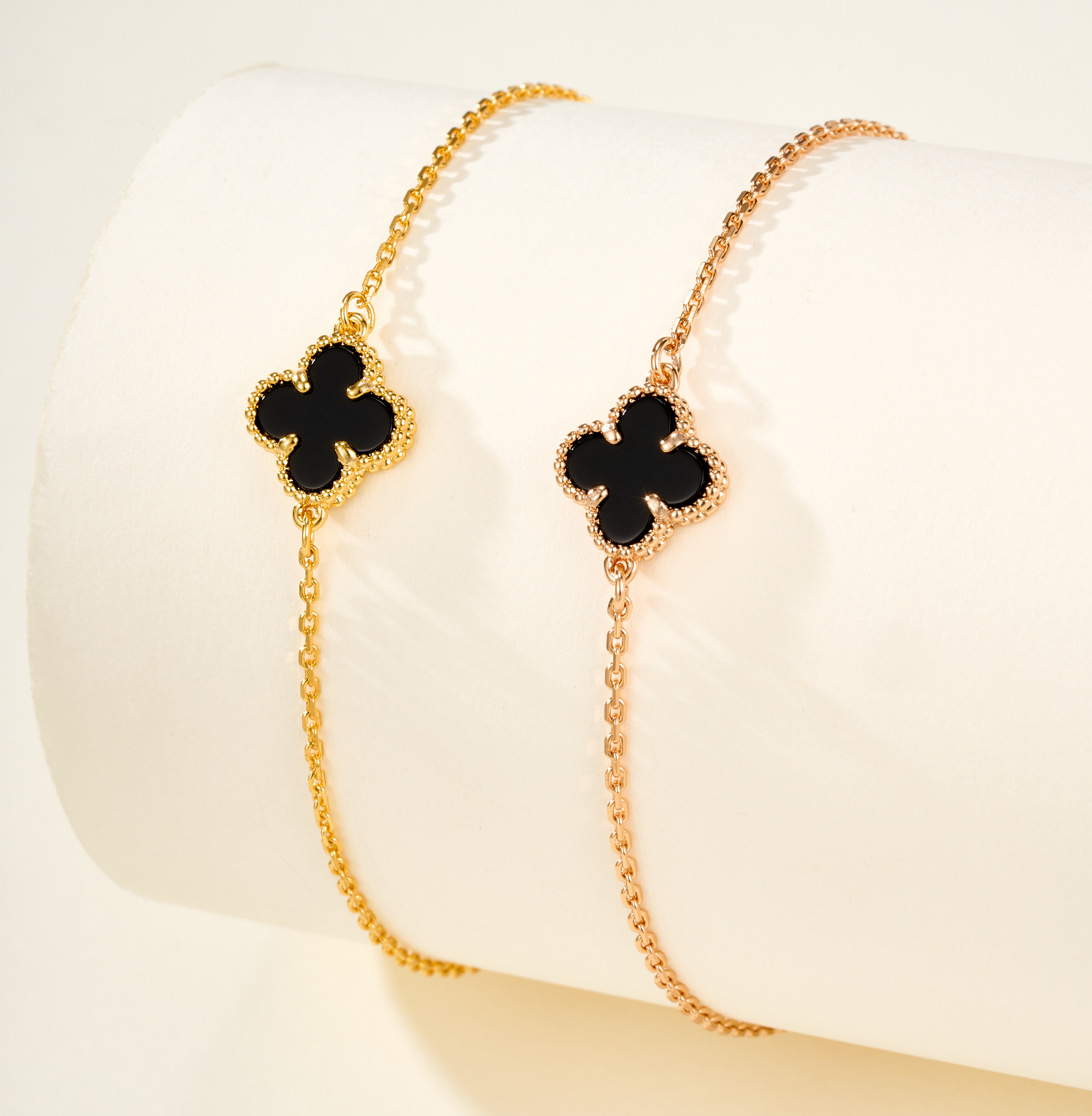 Van Cleef & Arpels Mini Four-Leaf Clover Black Onyx Bracelet - SUPER-MIRROR