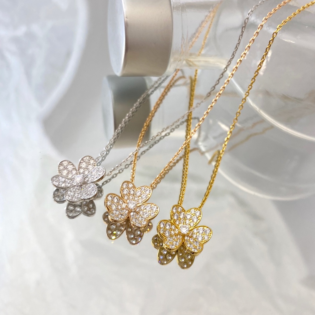 The Van Cleef & Arpels Trèfle necklace