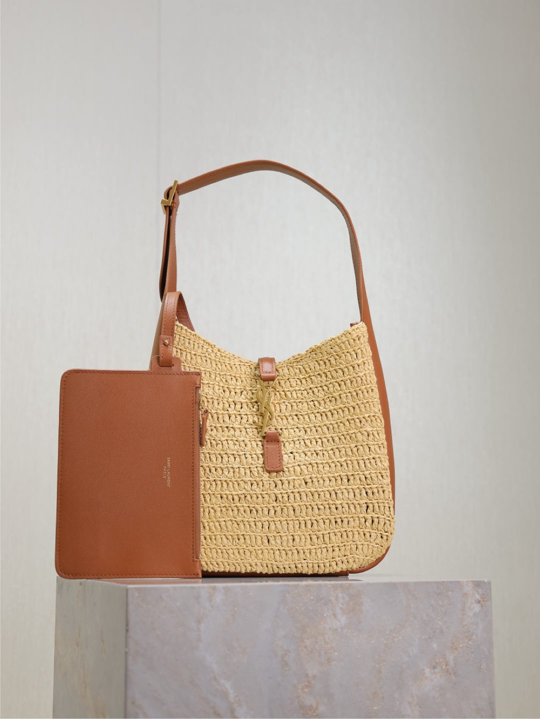 YSL LE 5 À 7 Supple Small in Raffia and leather 22 X 22 X 7-9 CM - Image 3
