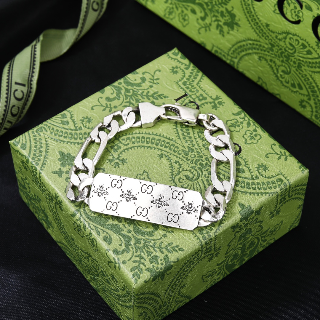 Gucci Jewelry Bracelets Double G is definitely Gucci style
