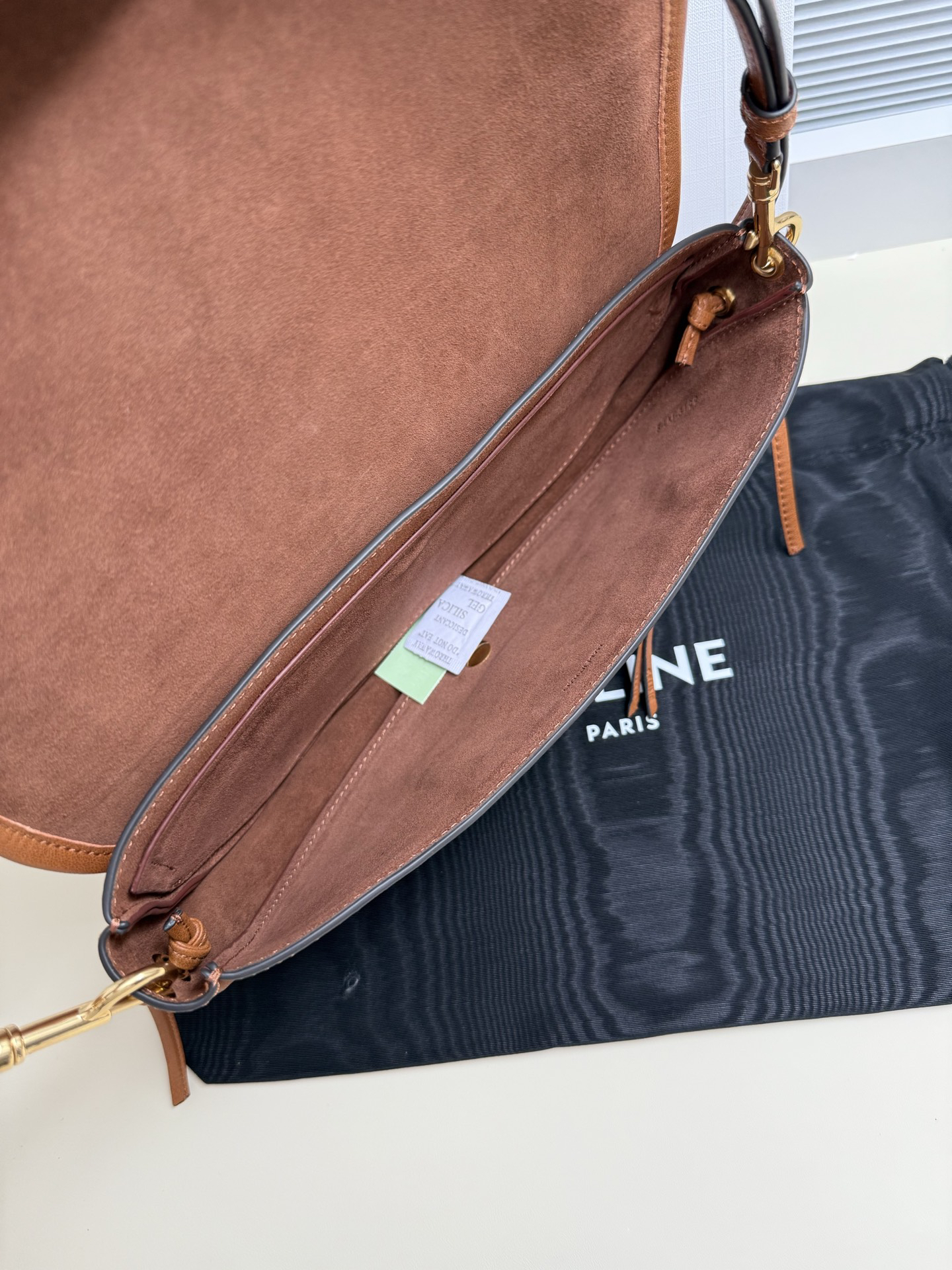 CELINE LITTLE HALFMOON SOFT TRIOMPHE IN SUPPLE SHINY LAMBSKIN L10373778.GFY5 (25*13*5cm) - Image 9