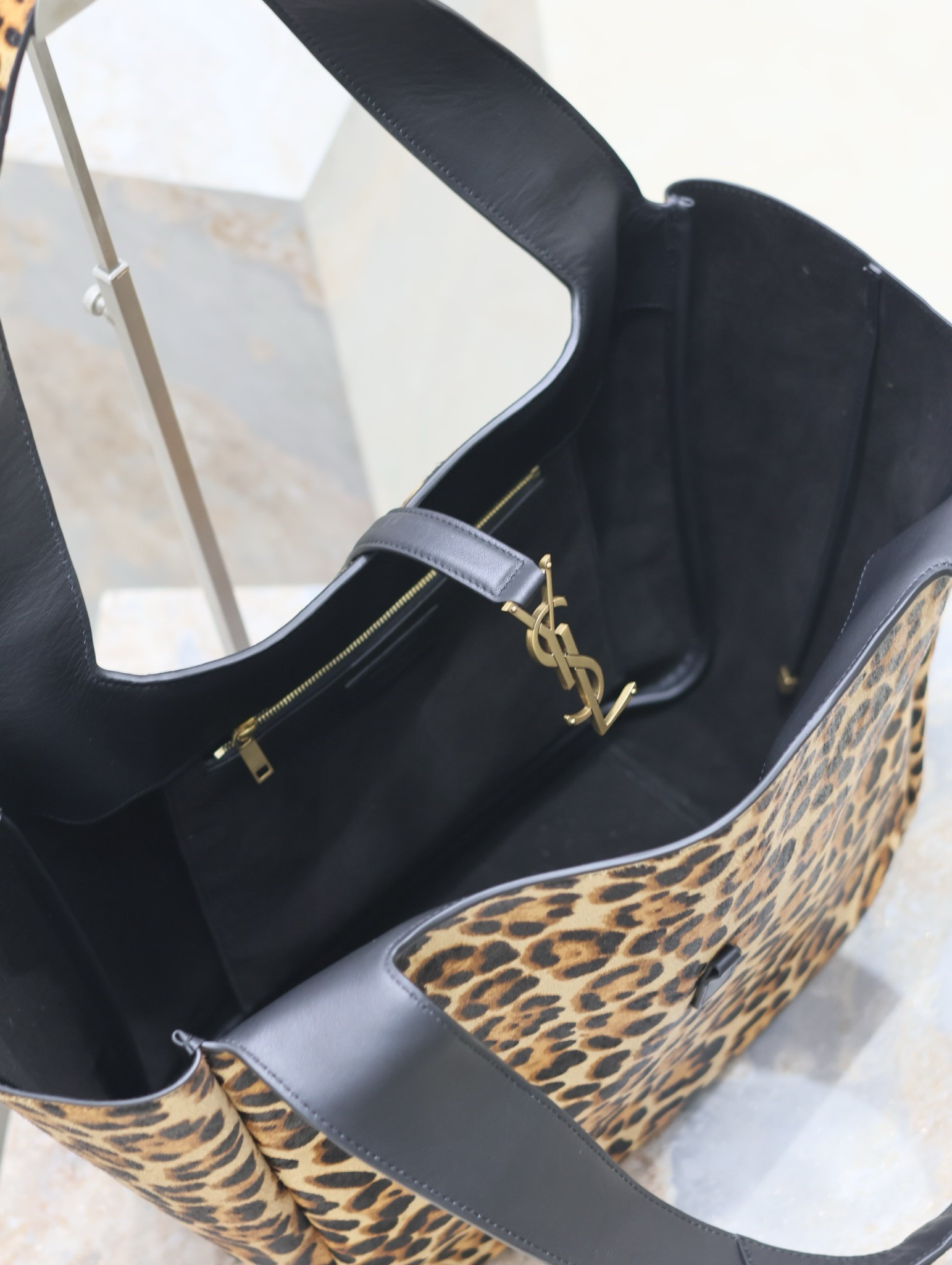 YSL LE 5 À 7 BEA 50*28*18cm - Image 7