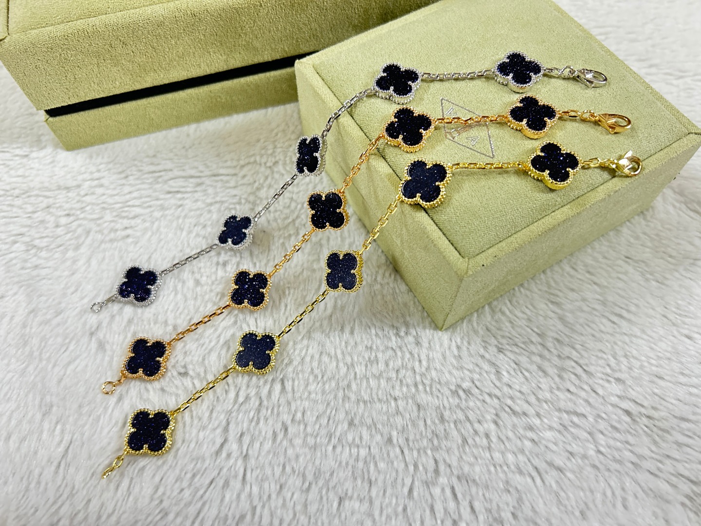 Van Cleef & Arpels Jewelry Bracelets Five flower magic colored stone bracelet - SUPER-MIRROR