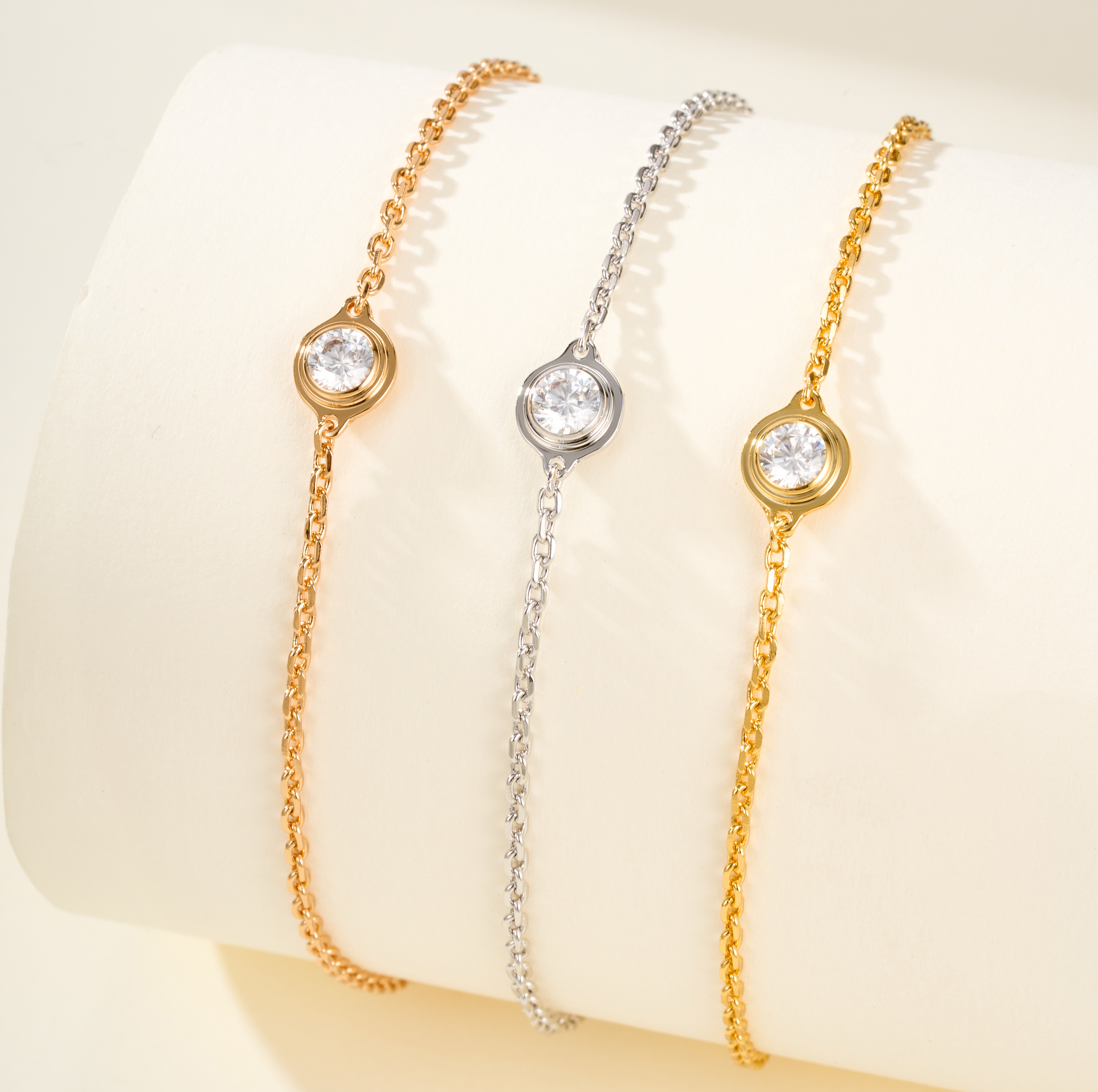 Cartier Love Collection Lightweight Diamond Single Stone Bracelets - SUPER-MIRROR