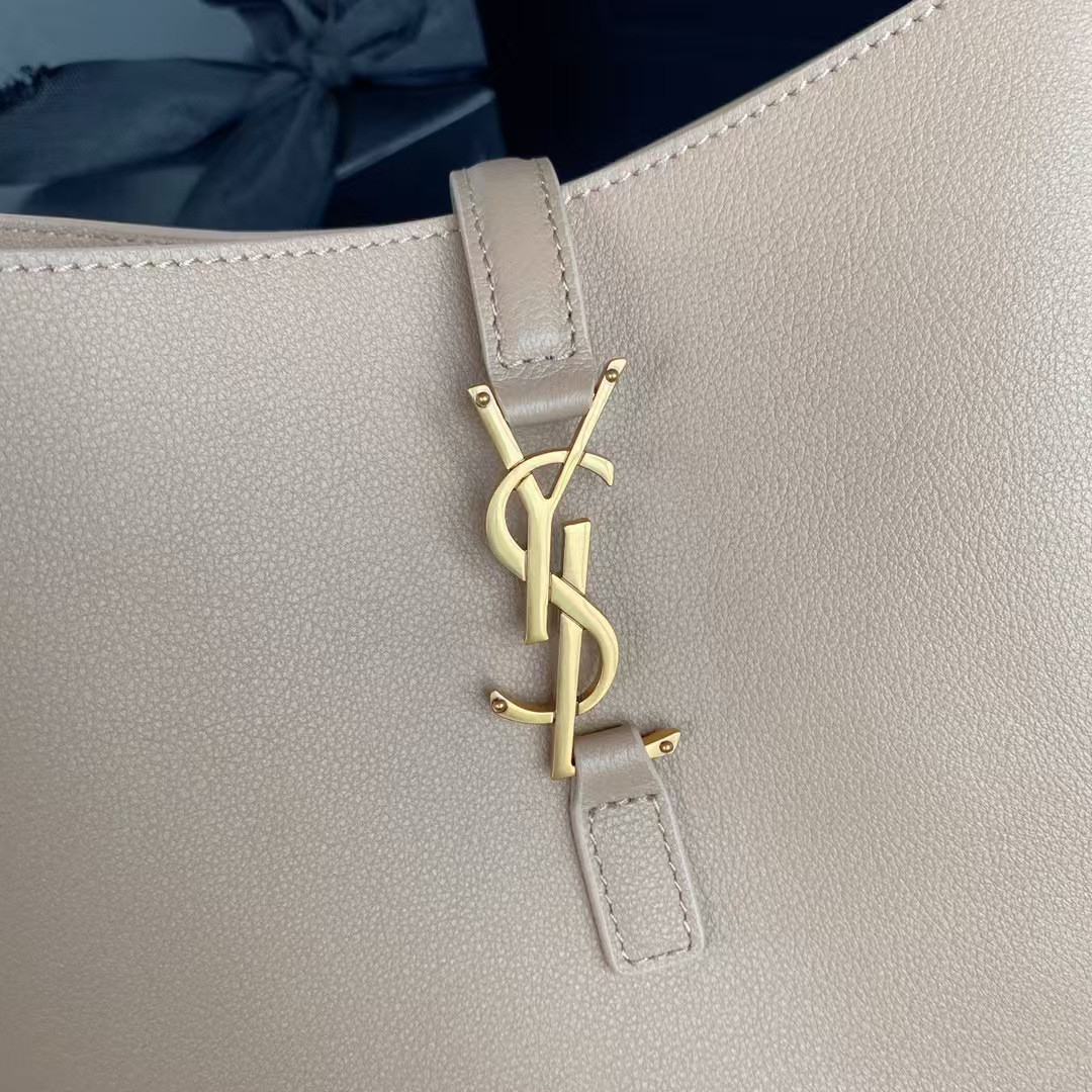 YSL LE 5 À 7 supple small in grained leather Dusty Grey 23x22x8cm - Image 10