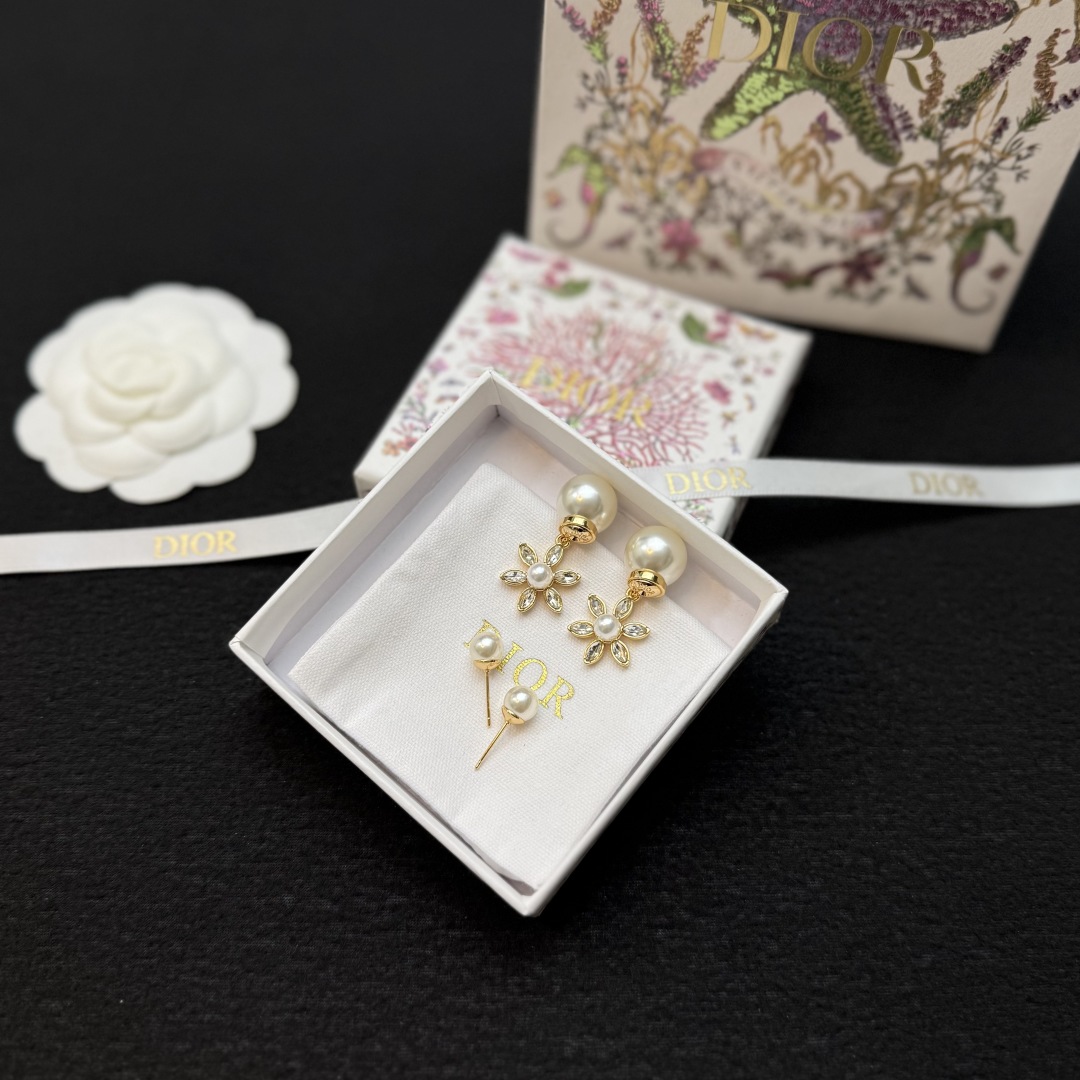 Dior Jewelry Earring Classic CDIogo with Brilliant Sunflower PearlXY85 - PONI - Image 4