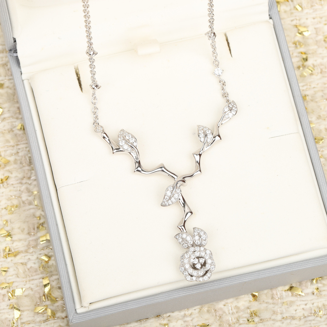 Dior Rose Dior Bagatelle Collection Jewelry Diamond Necklace. - PONI
