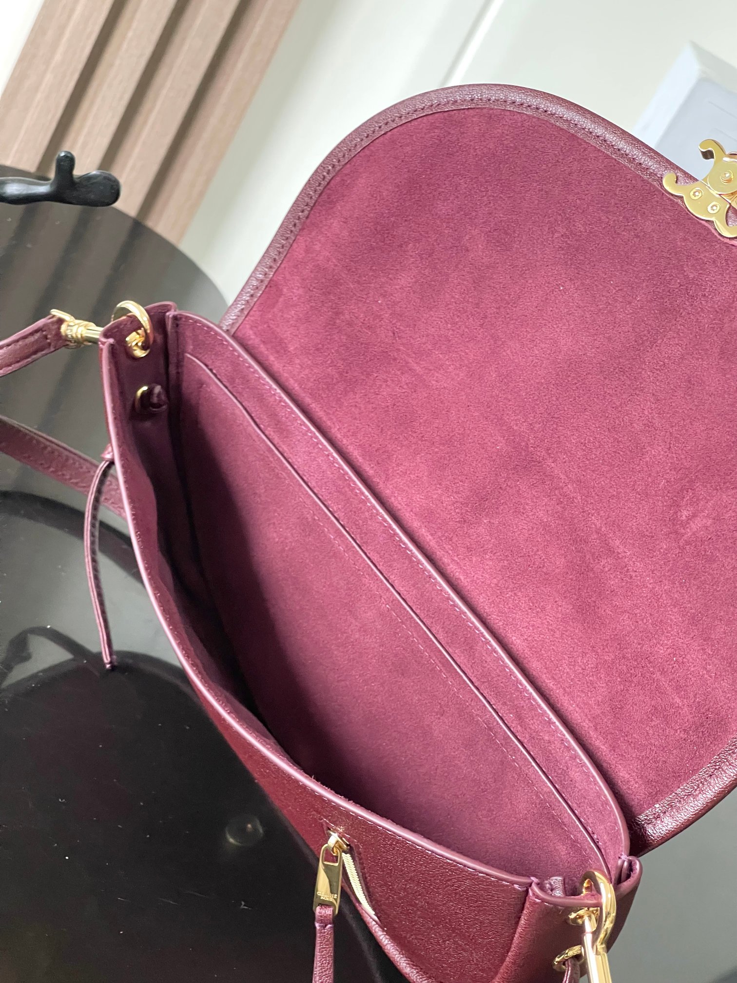CELINE LITTLE HALFMOON SOFT TRIOMPHE IN SUPPLE SHINY LAMBSKIN L10373778.28PO (25*13*5cm) - Image 10