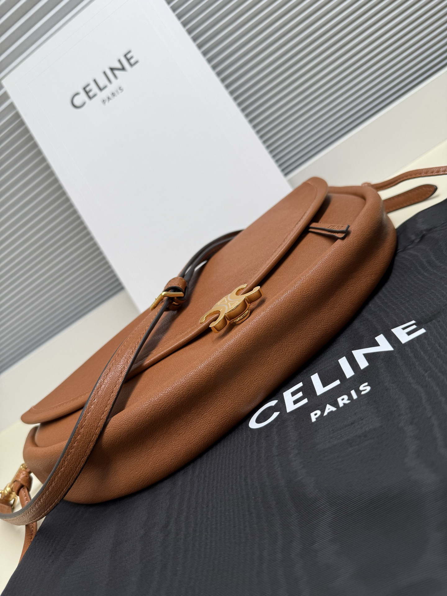 CELINE LITTLE HALFMOON SOFT TRIOMPHE IN SUPPLE SHINY LAMBSKIN L10373778.GFY5 (25*13*5cm) - Image 10