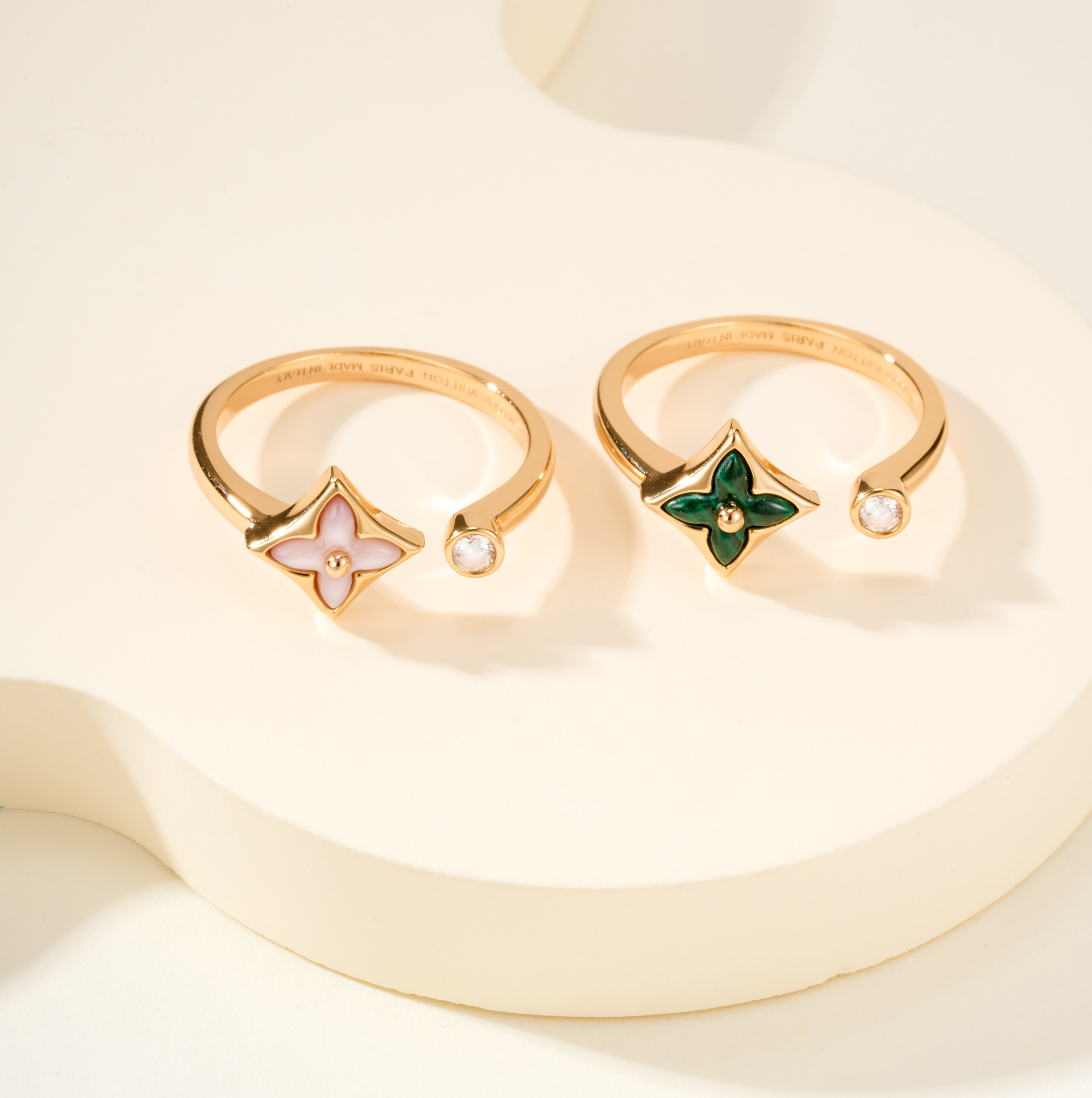 Louis Vuitton Color Blossom Mini Star Ring, crafted in V Gold - SUPER-MIRROR