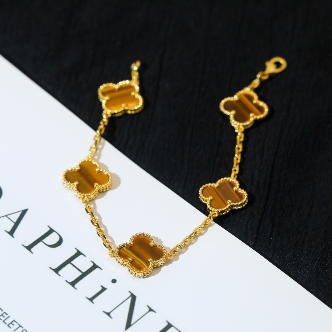 Van Cleef & Arpels Tiger's Eye Five-Motif Bracelet - SUPER-MIRROR
